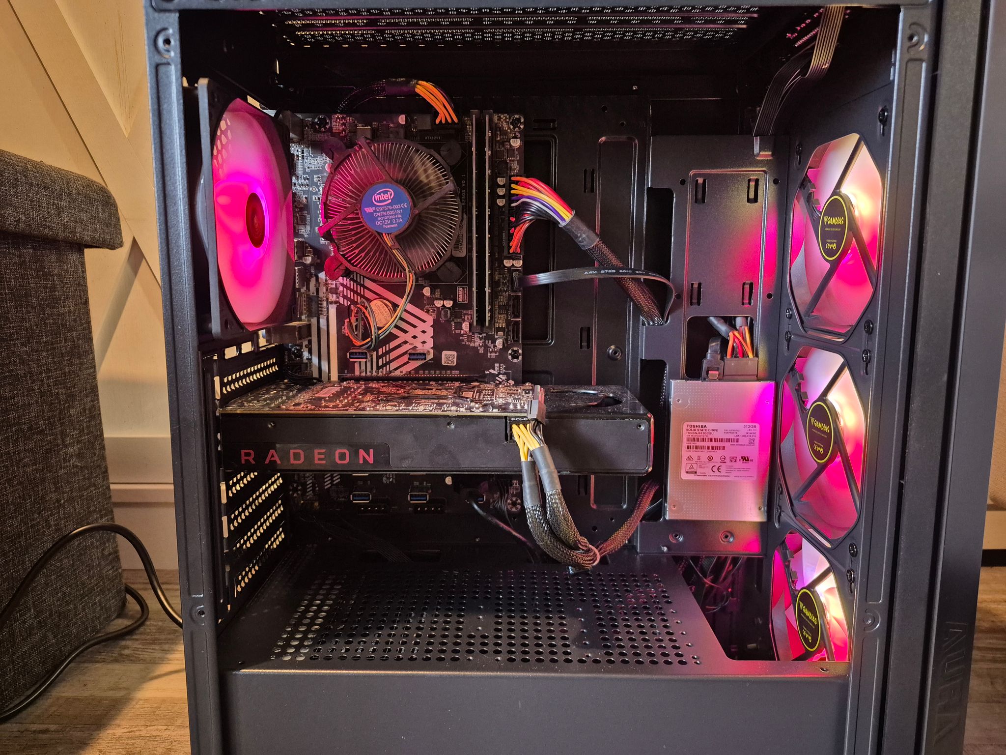 i5-7500, RX 480 4GB, 16GB RAM, 512GB SSD, Win10