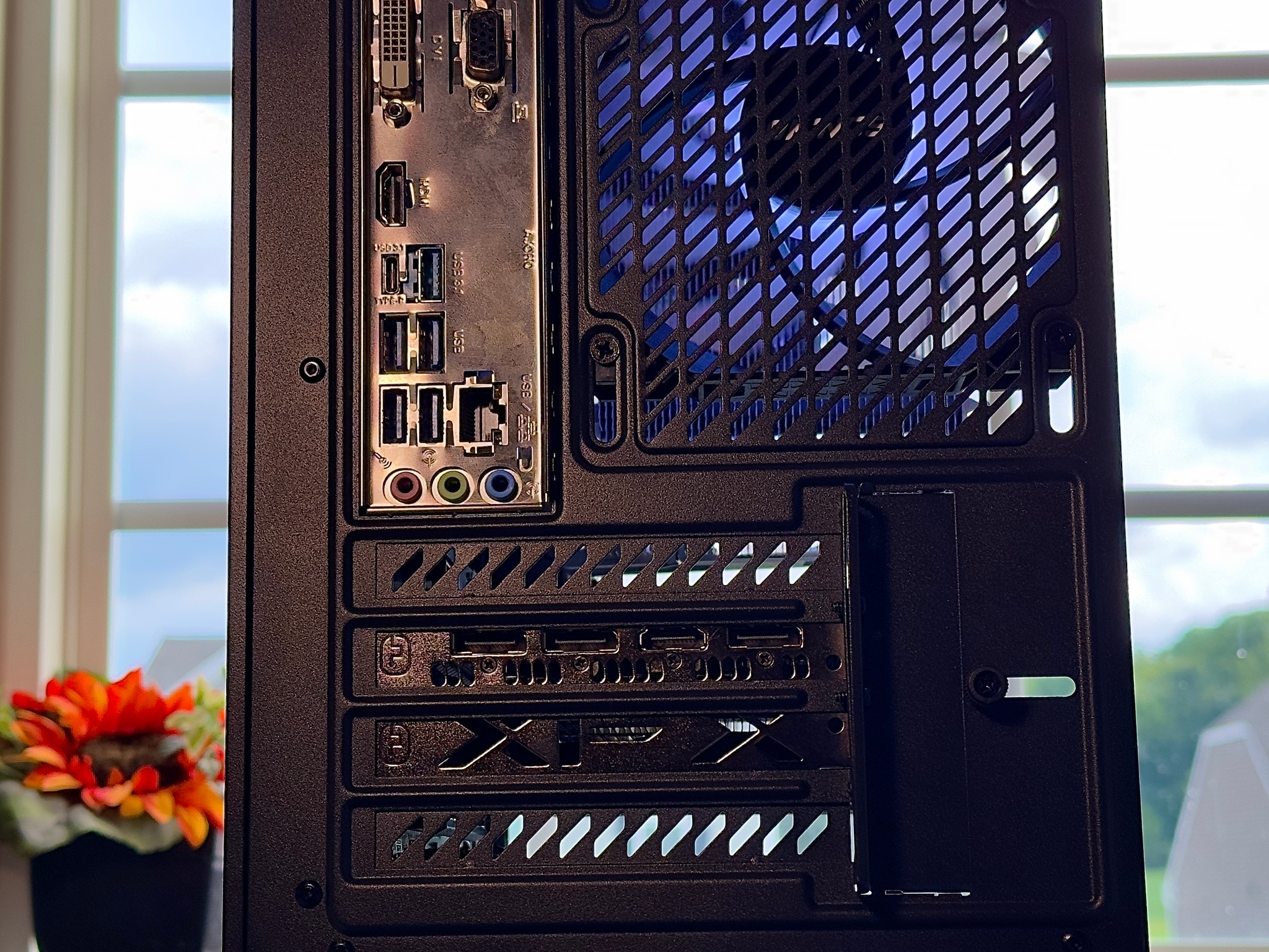 🤍🖤Custom Gaming PC🖤🤍 | RX 6600 | Ryzen 5 5600x | 16GB (3200hz) | WiFi | Windows 11