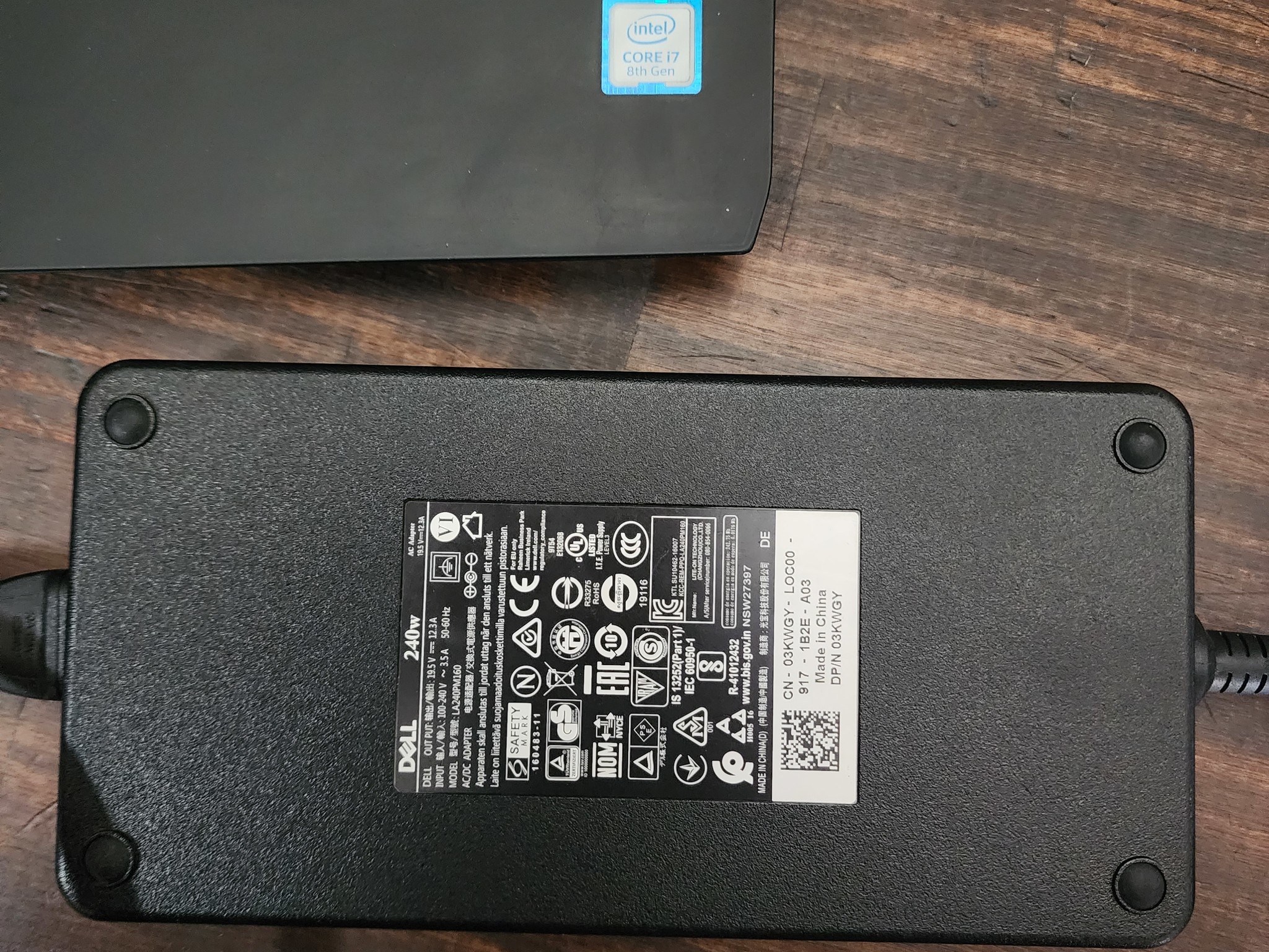 👽 GeForce GTX 1070 8GB // Intel Core i7 8750H // SK Hynix 16GB 2400MHz : Alienware 17 R5