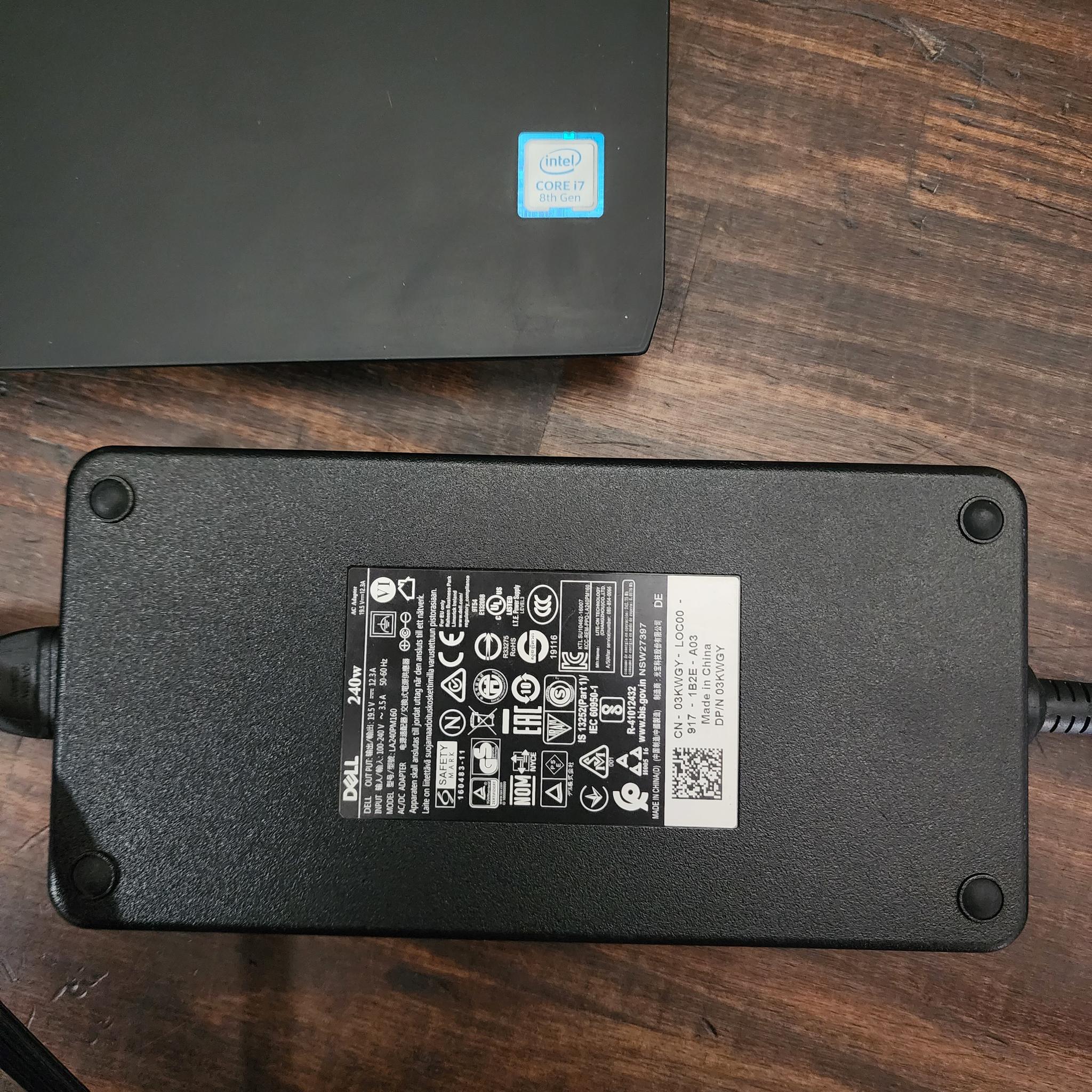 👽 GeForce GTX 1070 8GB // Intel Core i7 8750H // SK Hynix 16GB 2400MHz : Alienware 17 R5