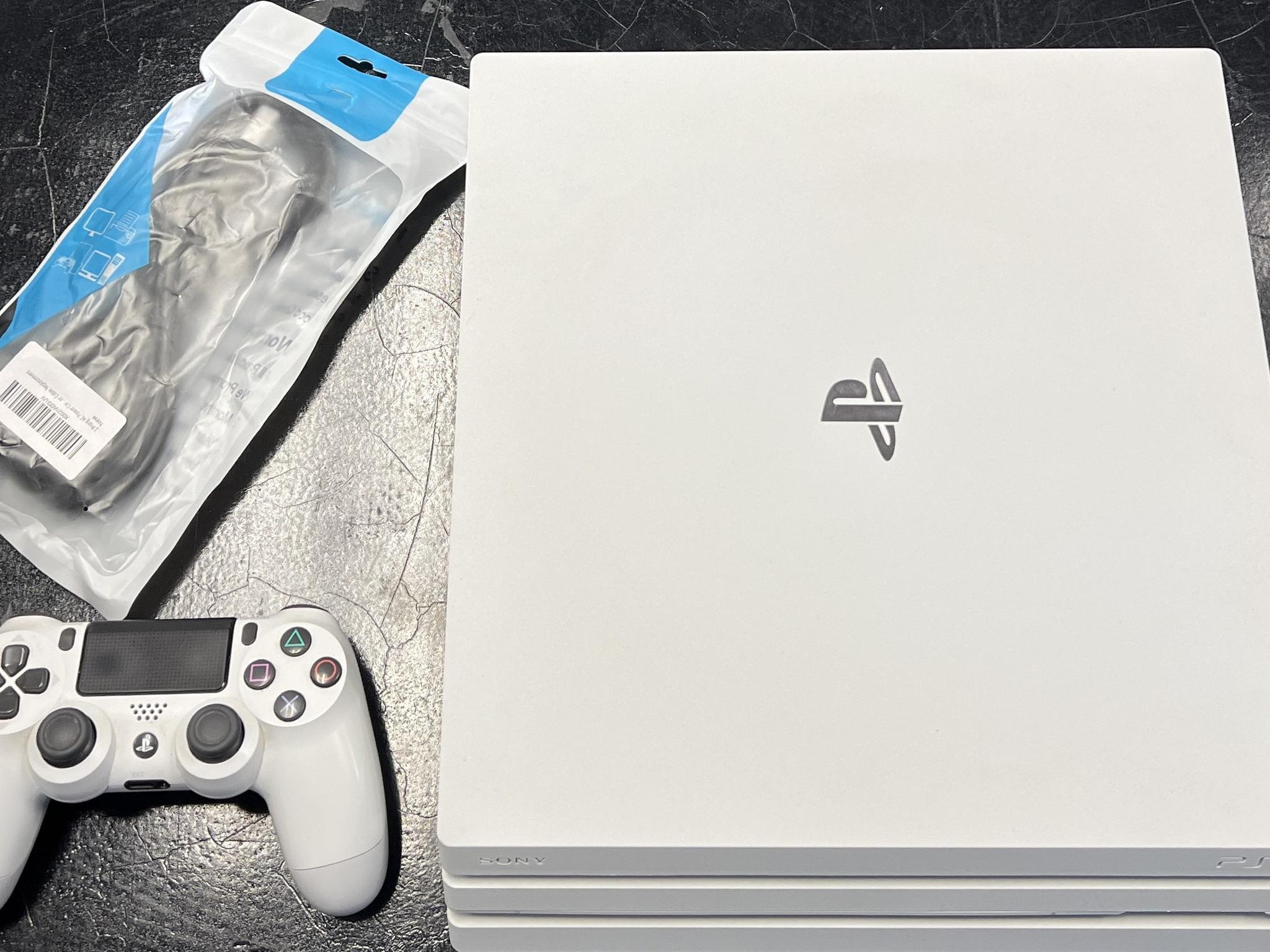 PS4 Pro Glacier White 1TB with power Cable and Controller