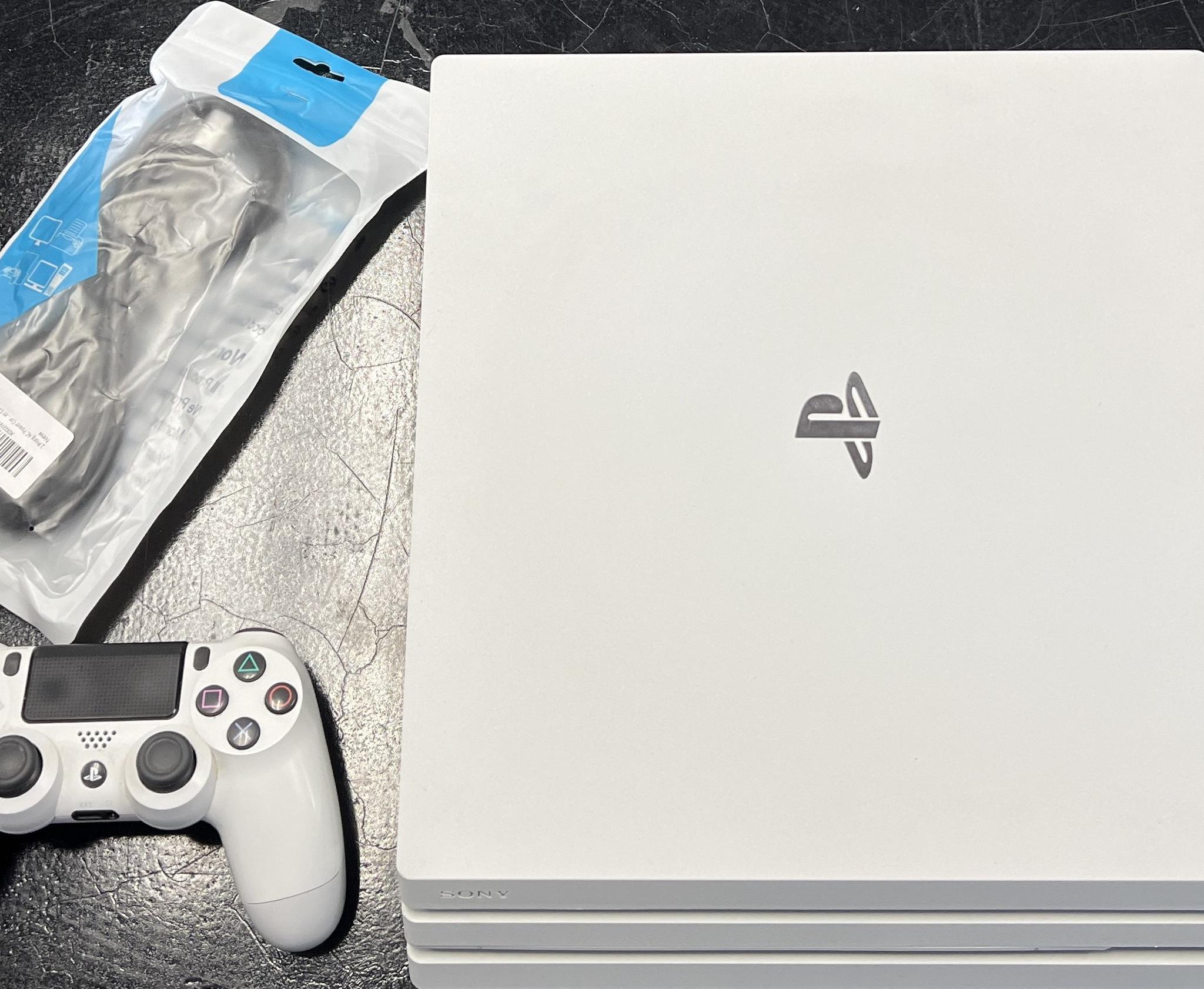 PS4 Pro Glacier White 1TB with power Cable and Controller