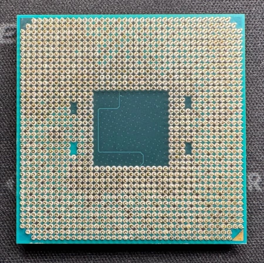 AMD Ryzen 5 PRO 2400GE 3.2GHZ 3.8MHZ Turbo Radeon RX Vega 11