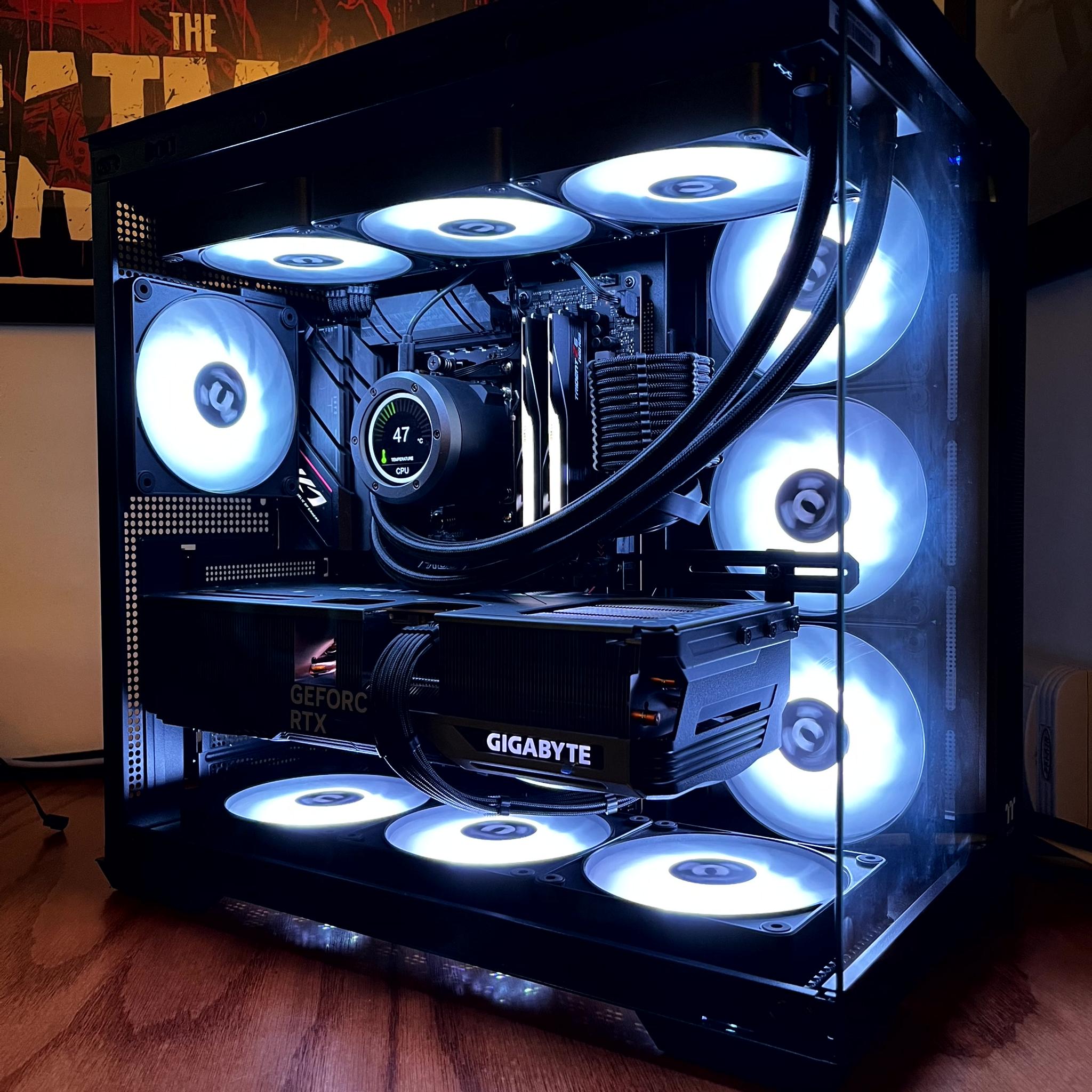 "THE CUBE" - RTX 4080 SUPER OC | Ryzen 7 7800X3D | 32GB CL 32 @6400 MT/s | 4TB | 1000W Platinum