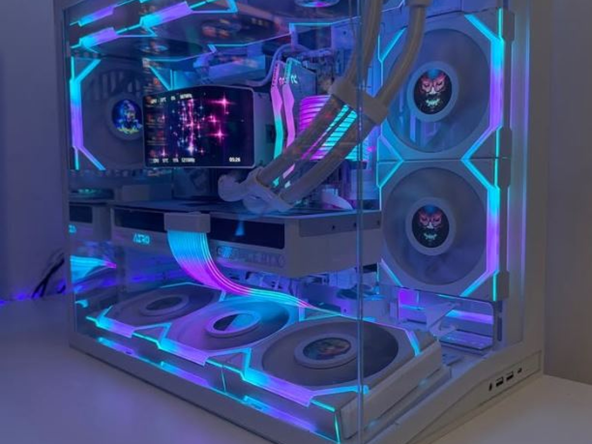 Gaming PC Nvidia RTX 5080, Ryzen 7 9800X3D, Lian Li 011 Mini V2 White, LCD Fans, 3D AIO, 2TB Gen5