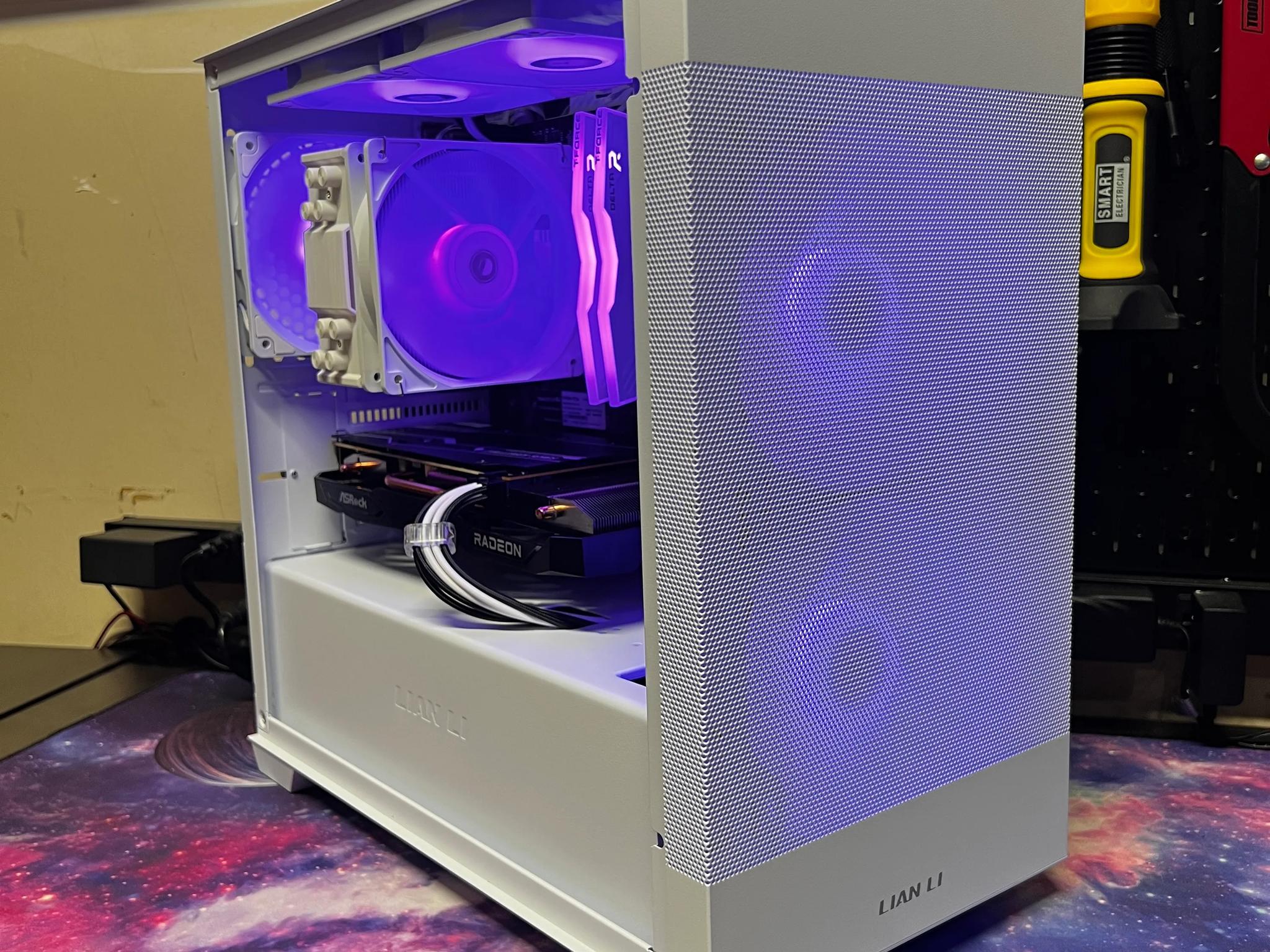 Snow Fox || Ryzen 5 5600X + Radeon RX 6650 XT