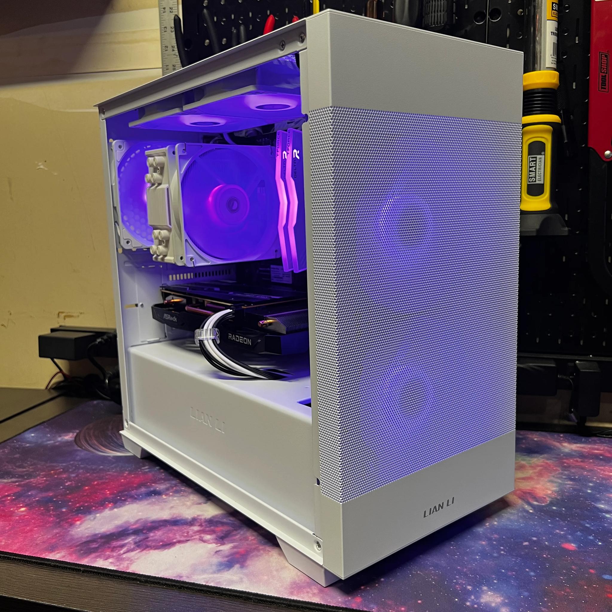 Snow Fox || Ryzen 5 5600X + Radeon RX 6650 XT