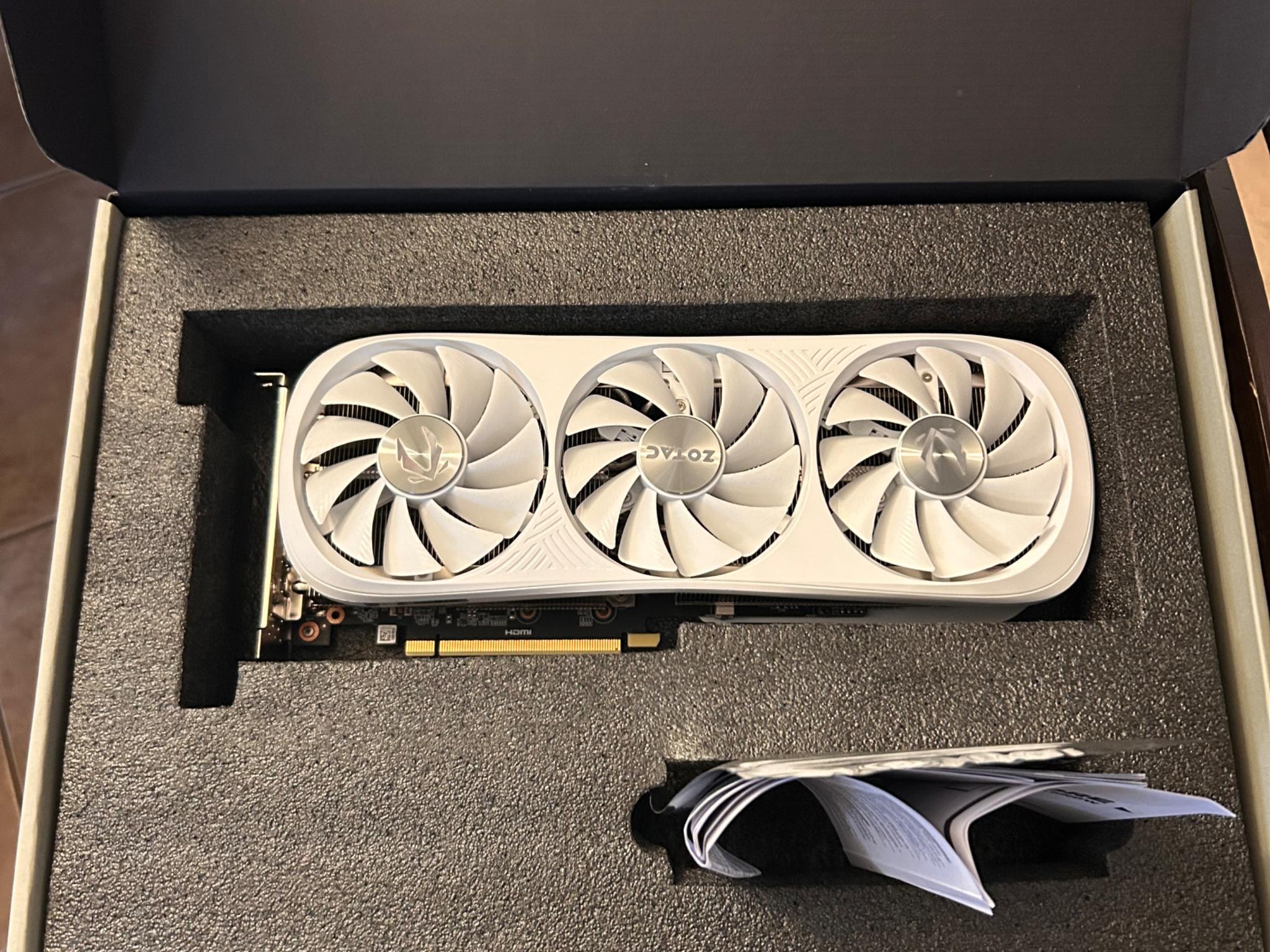 4070 Ti Super Zotac Trinity White, Lightly used