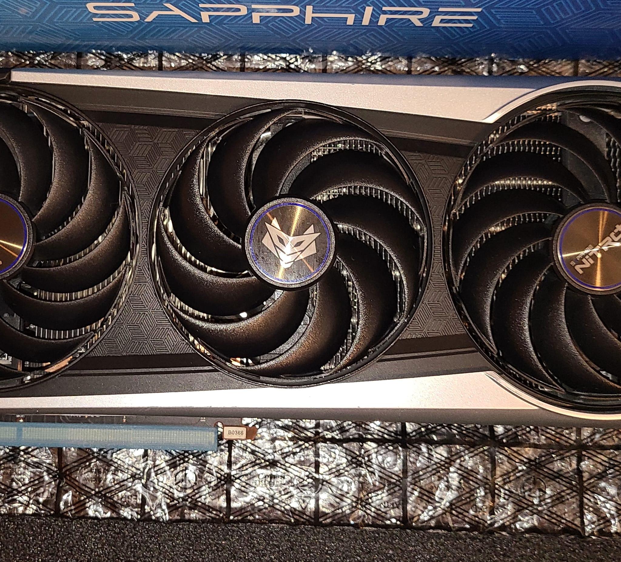 Sapphire Radeon RX 6800XT 16 GB NITRO+ Video Card