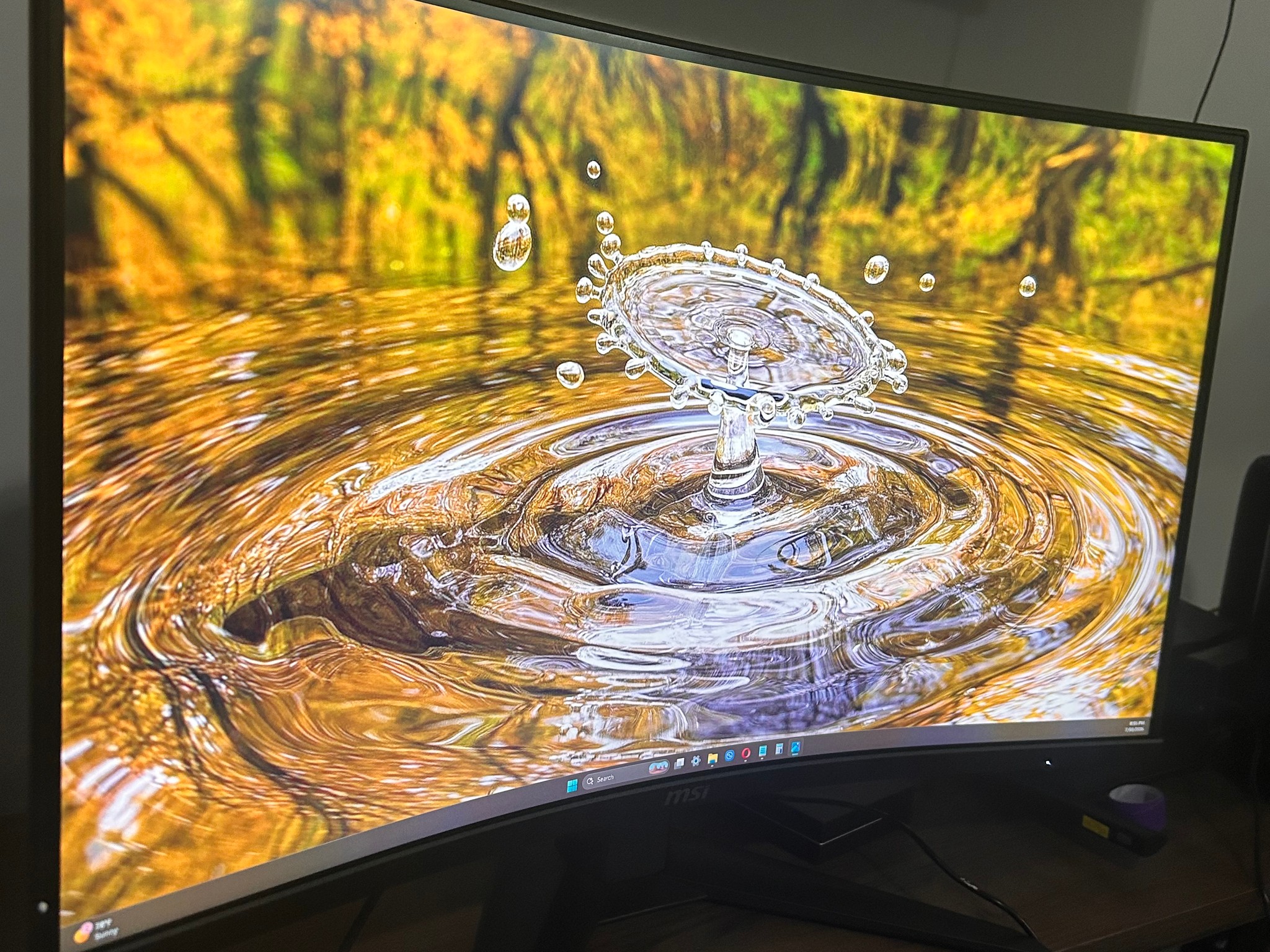 MSI 32" 2K (180Hz) WQHD (2560 x 1440) Curved Screen Gaming Monitor (MAG 325CQF)