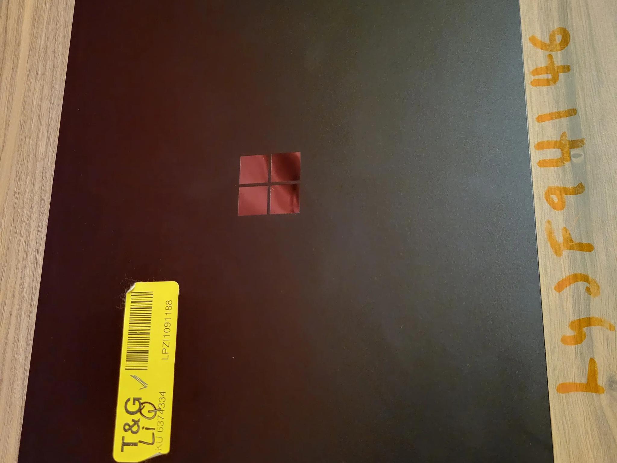 Microsoft Surface Laptop 3 - 256gb ssd - 13.5" 2k touch screen - intel i7