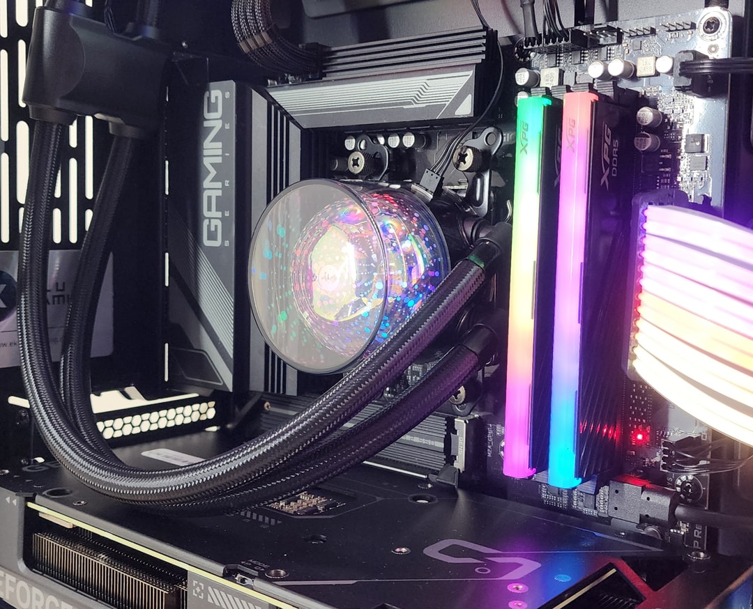 Gaming PC Ryzen 7 7700X 32GB RAM 1TB SSD RTX 4070 12GB Windows 11
