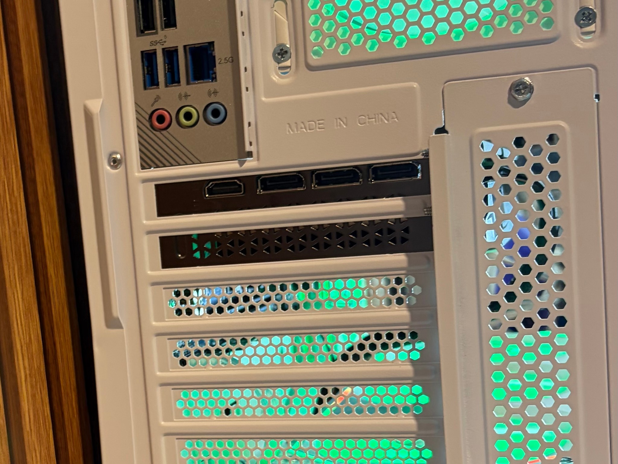 RTX 5070 | RYZEN 5 9600X | 16GB DDR5 | 1TB NVME | 360MM AIO | windows 11 PRO