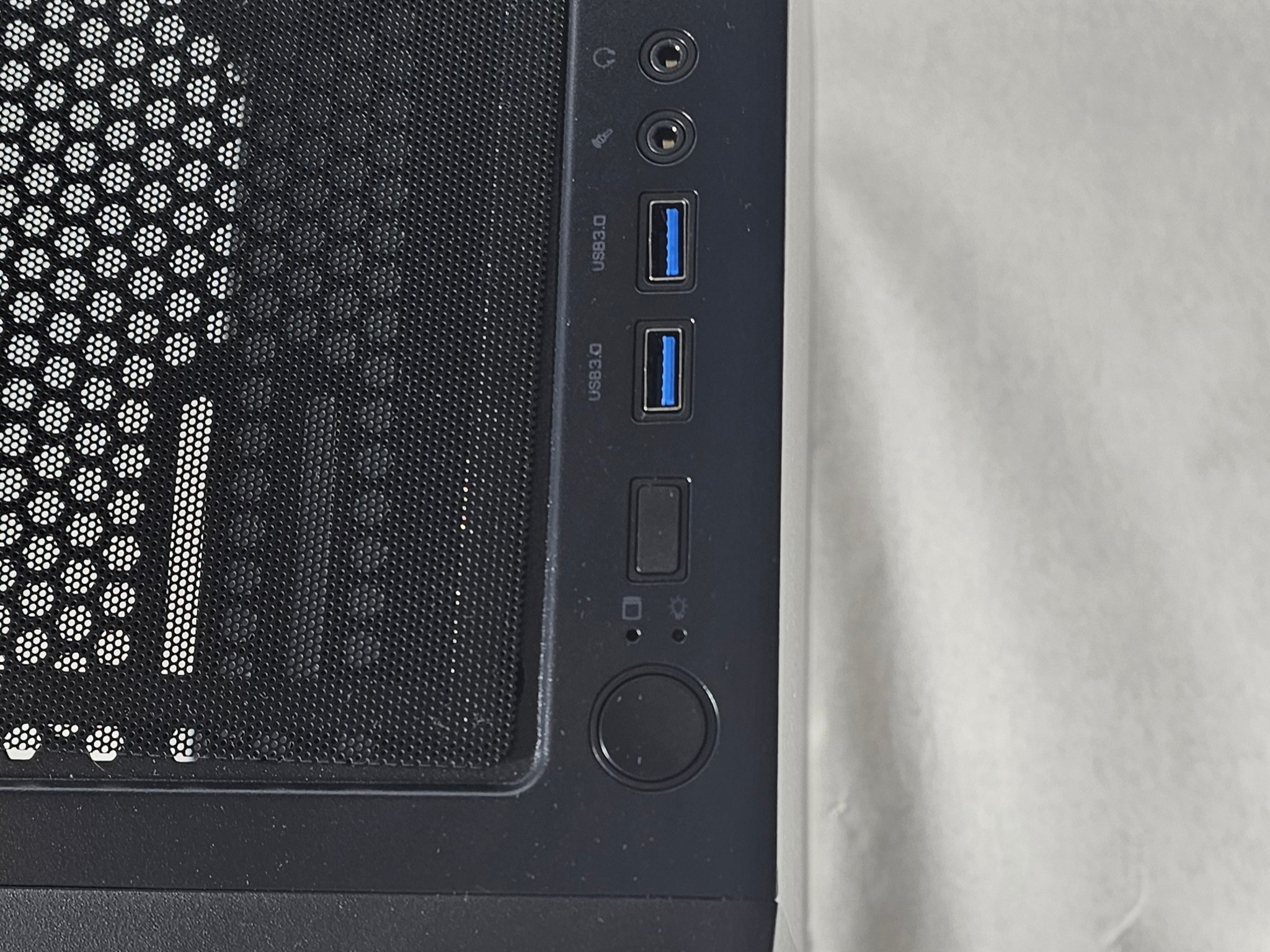 Acer Nitro mATX PC Case with RGB Fans