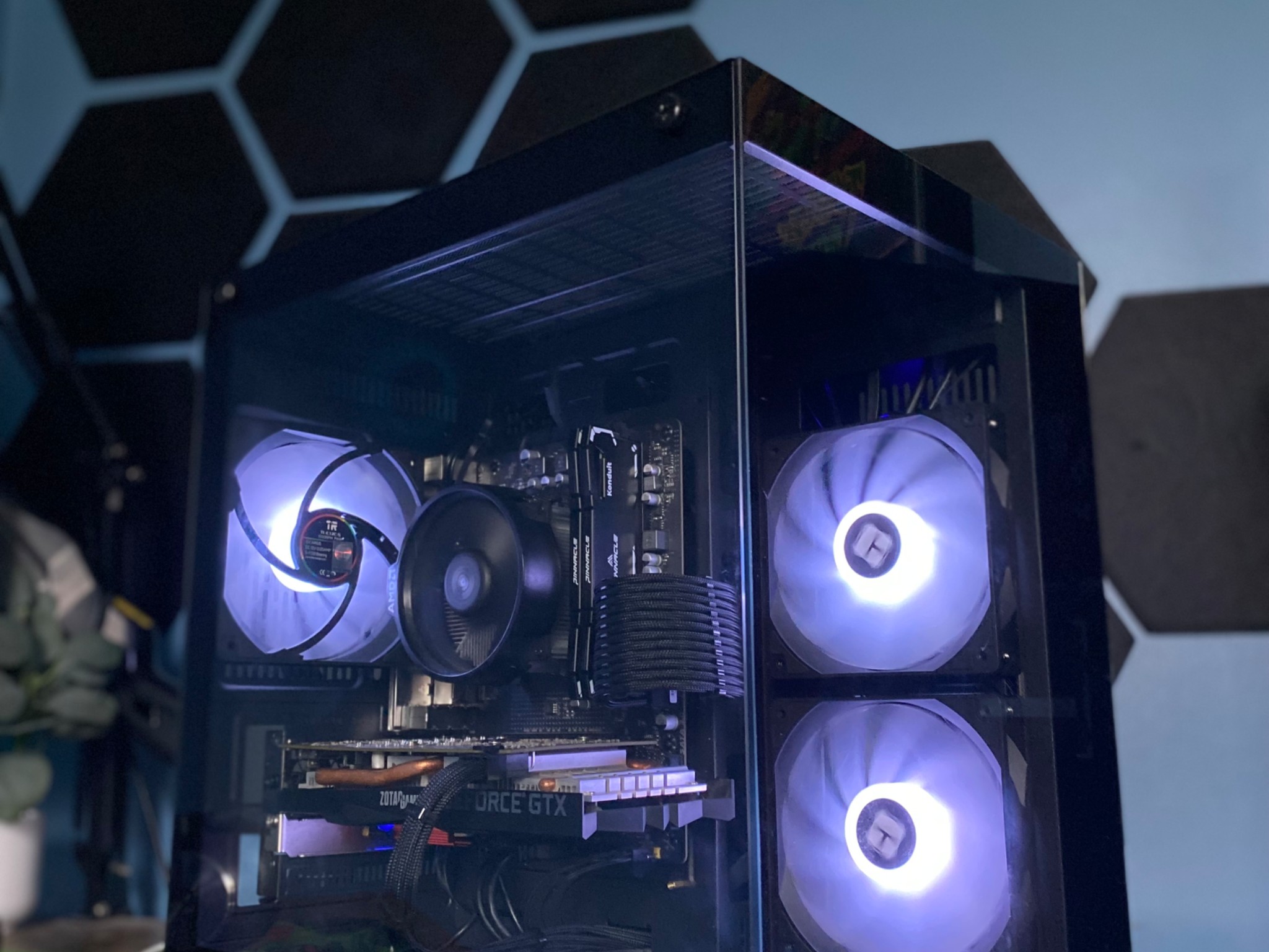 Custom Gaming PC | GeForce GTX 1660 | Ryzen 5 2600 | 16GB RAM | Windows 11 + WIFI & BT |