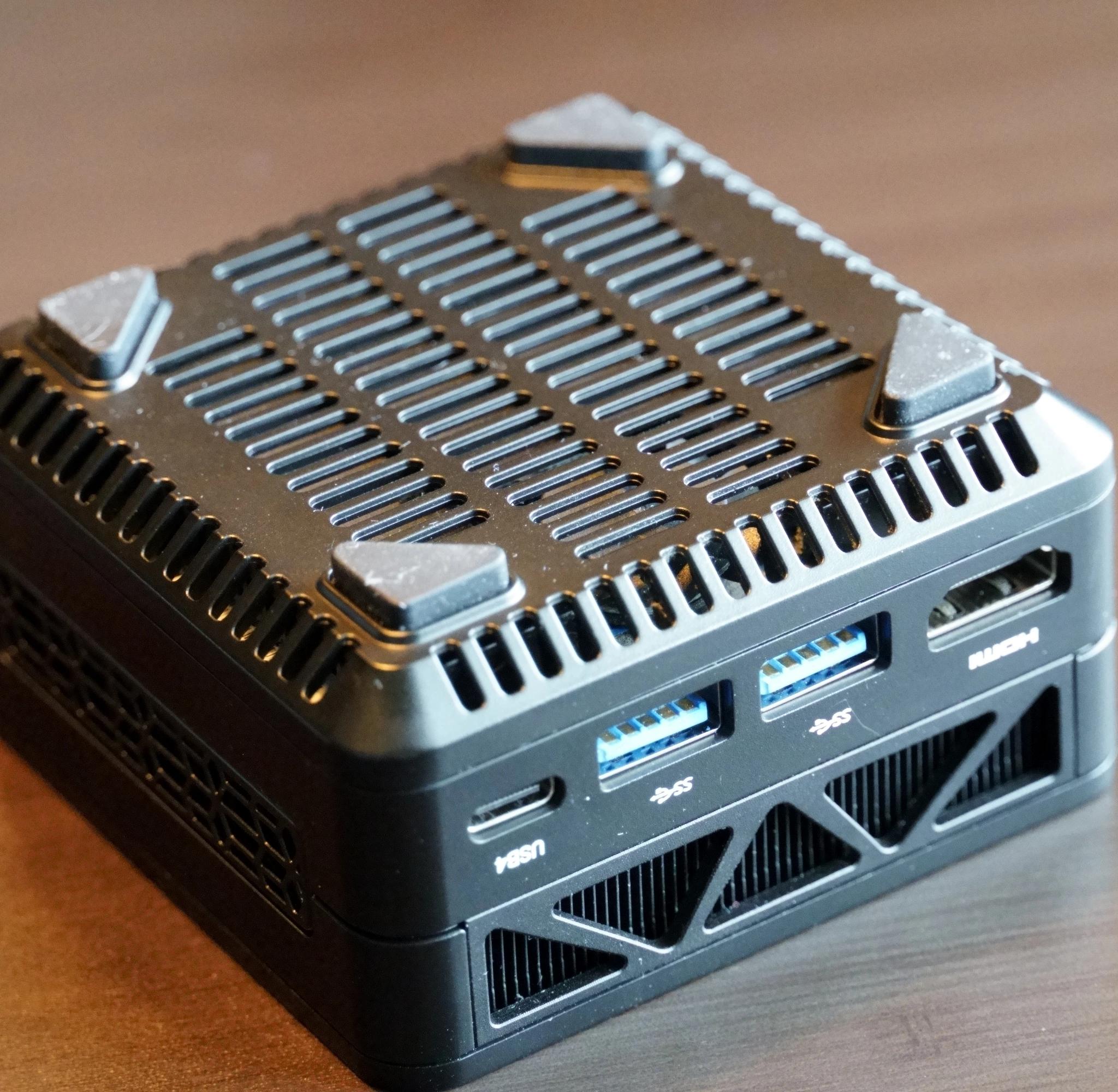 Minisforum EM680 Pocket PC Ryzen 7 6800U