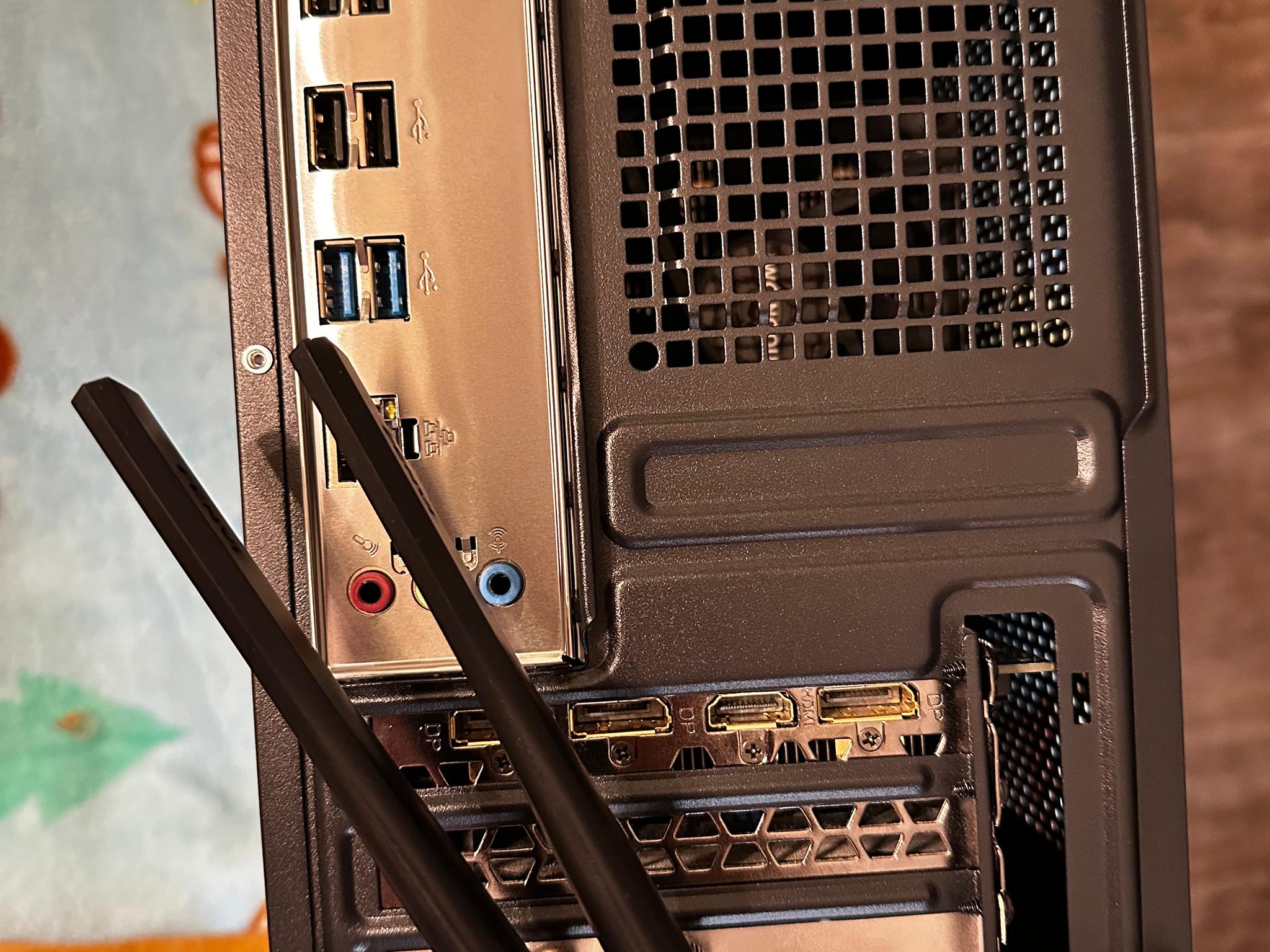 🧛🏻‍♂️| 1660ti, 512gb SSD, 16gb Ram Budget Backpack PC! WiFi equipped