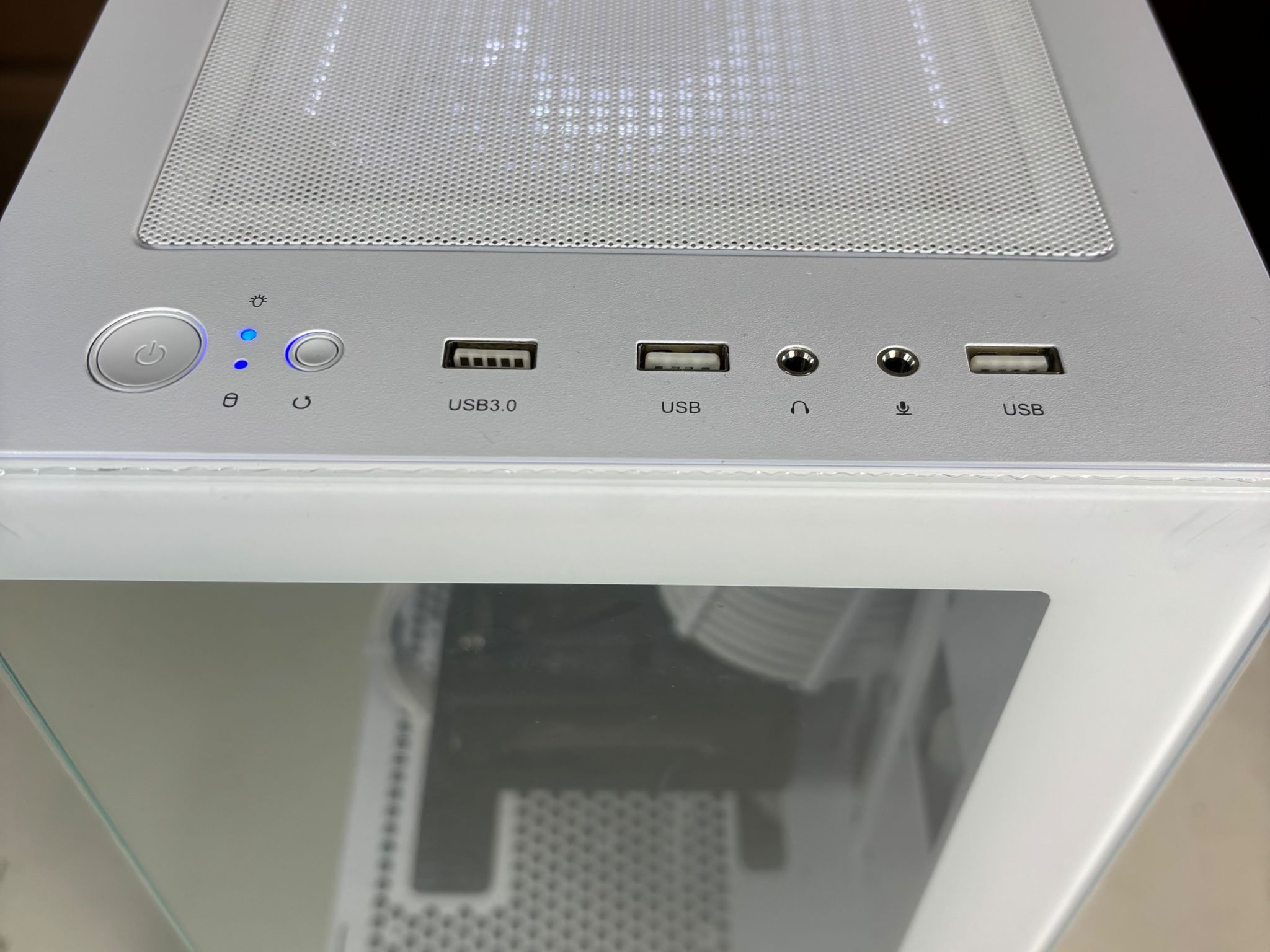 ⚫️⚪️ | Ryzen 5 3600 + RX 6600 8GB | 16GB | WiFi INCLUDED