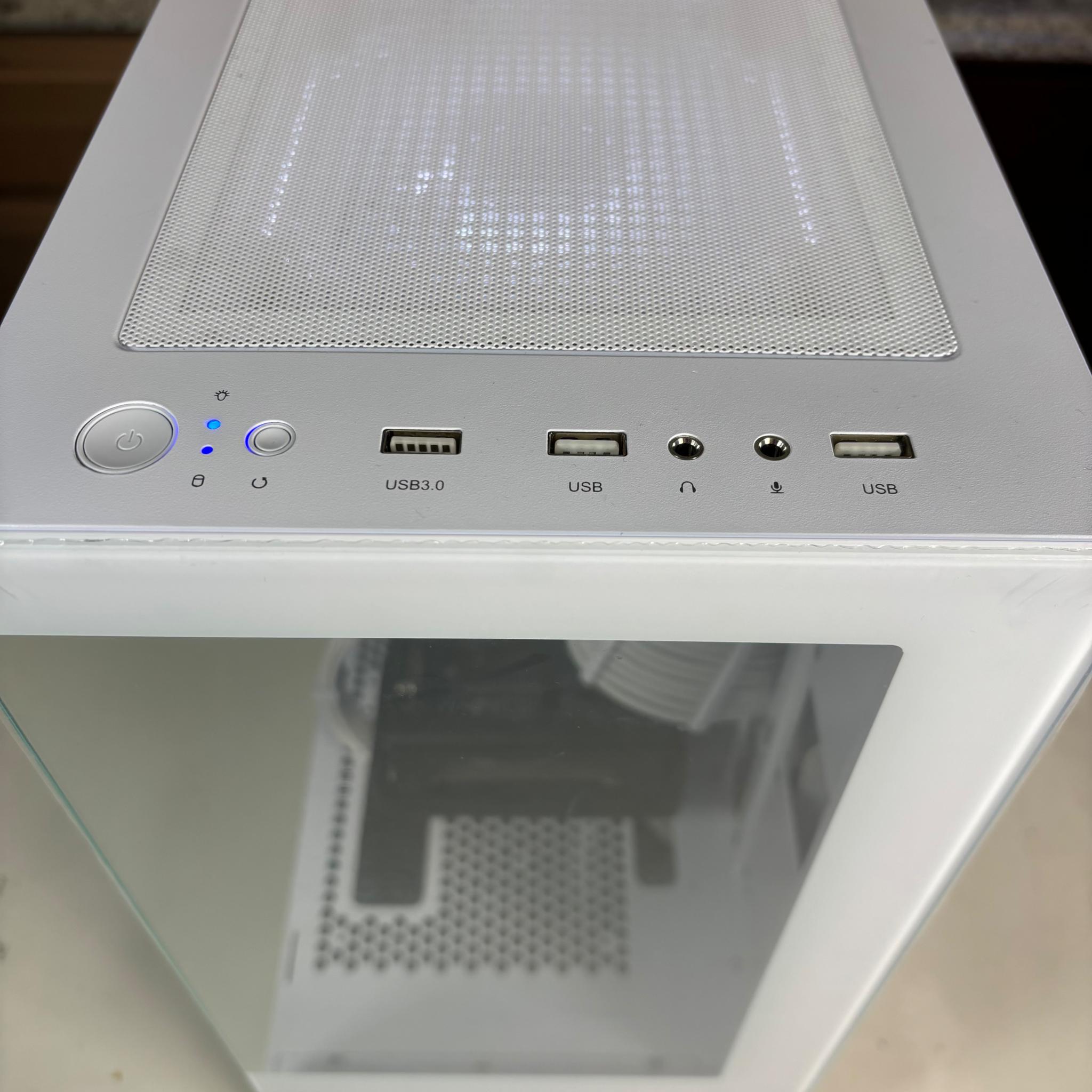 ⚫️⚪️ | Ryzen 5 3600 + RX 6600 8GB | 16GB | WiFi INCLUDED