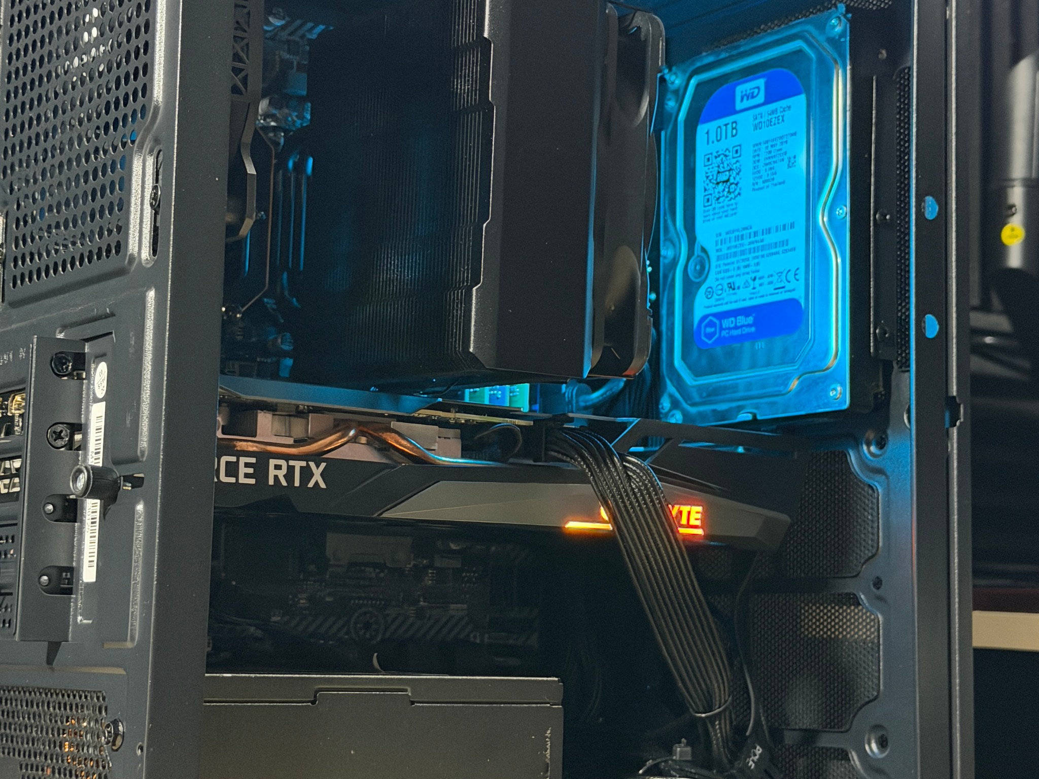 🔥 RTX 3050 8GB | i5 8400 | 16GB DDR4 | 240GB SSD + 1TB HDD