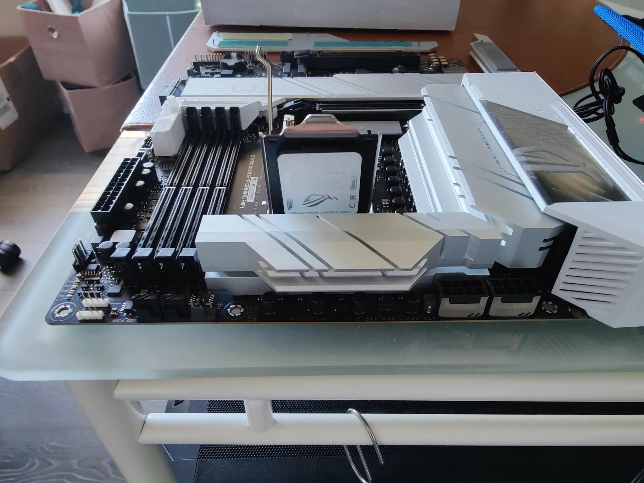 Asus strix X670e -A
