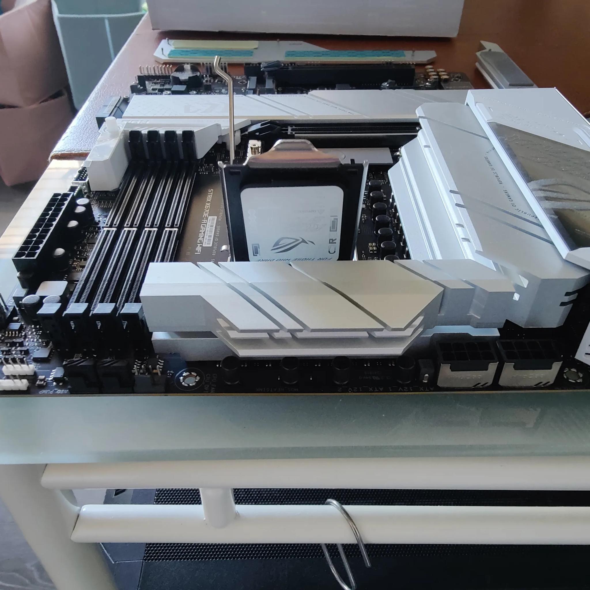 Asus strix X670e -A