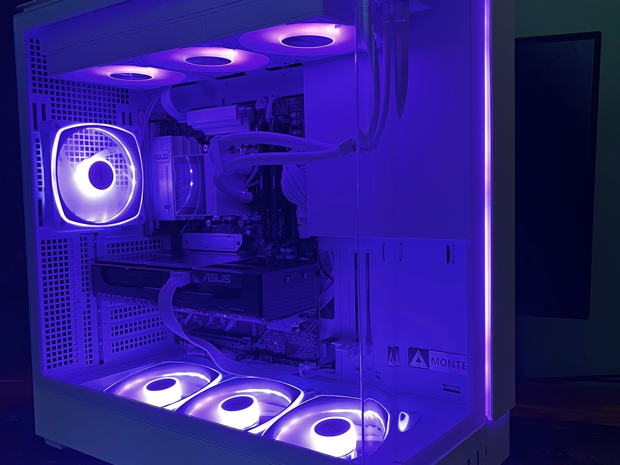 RYZEN 5 7600X3D | 32 GB DDR5 RAM | RTX 5060 GAMING PC