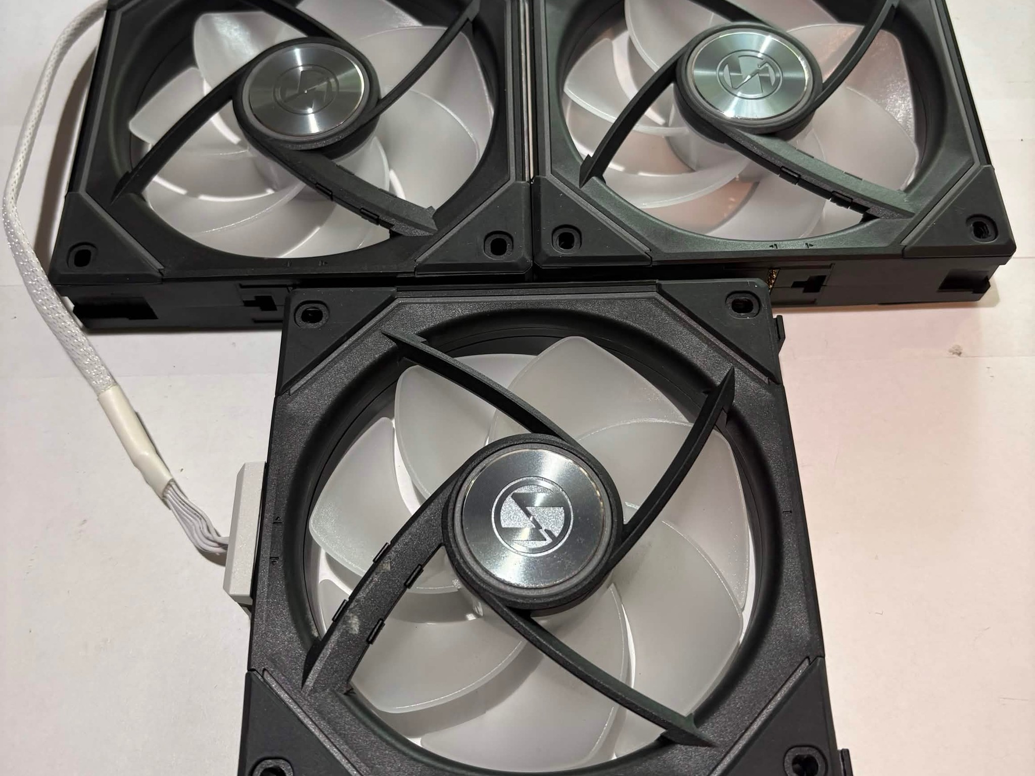 Lian Li UNI FAN SL120 Infinity ARGB PWM Fans - 3 Pack