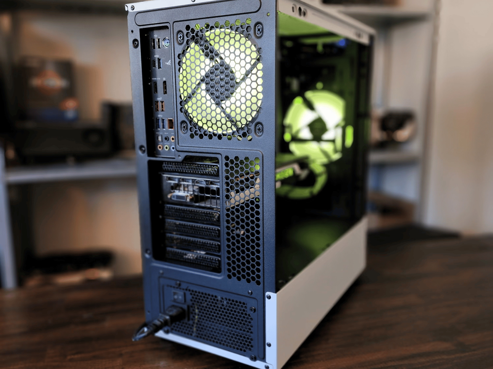 AMD Ryzen 5 3600 // Nvidia GeForce GTX 980 // Corsair Vengeance RGB 16GB 3200MHz