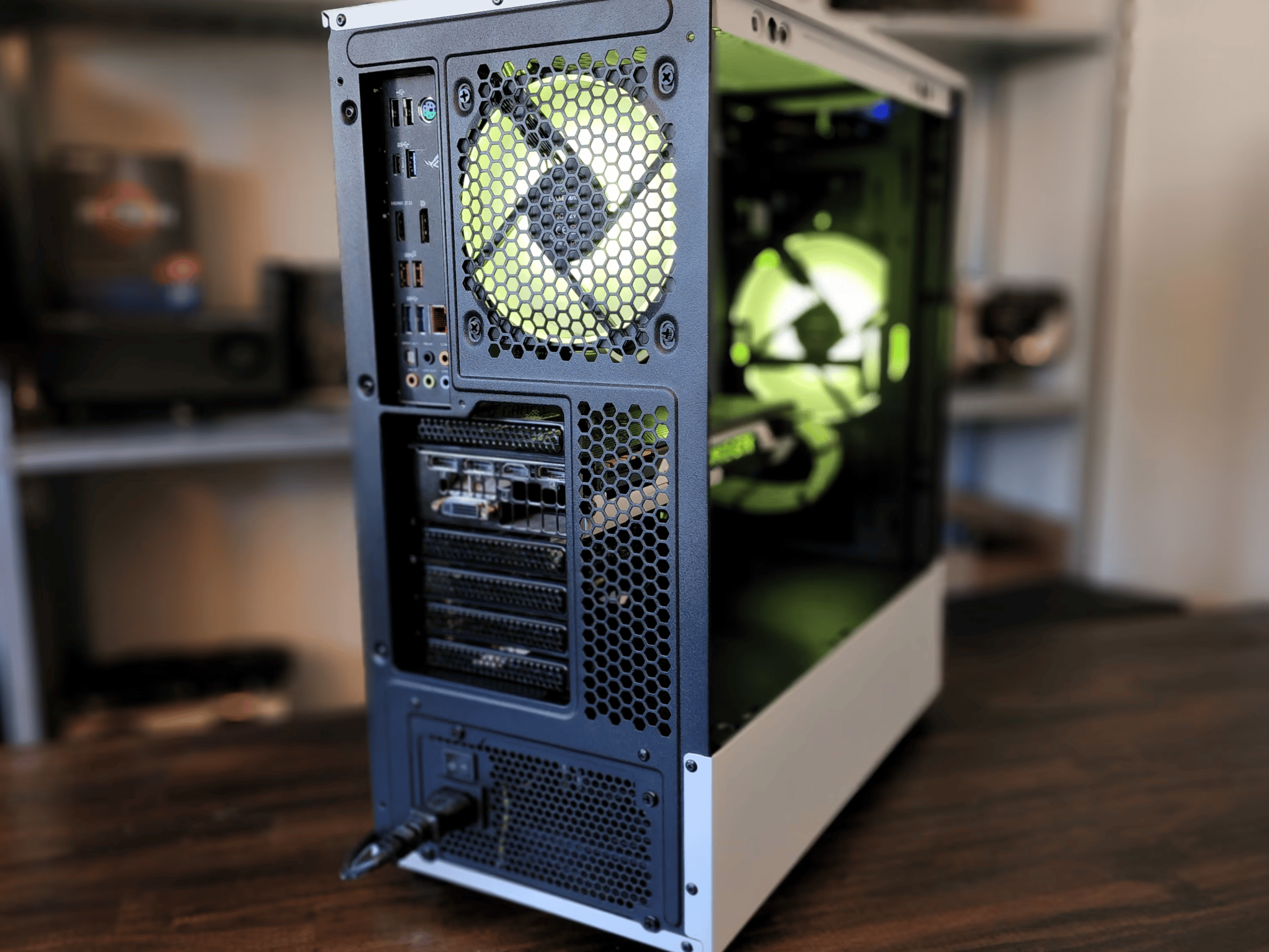 AMD Ryzen 5 3600 // Nvidia GeForce GTX 980 // Corsair Vengeance RGB 16GB 3200MHz