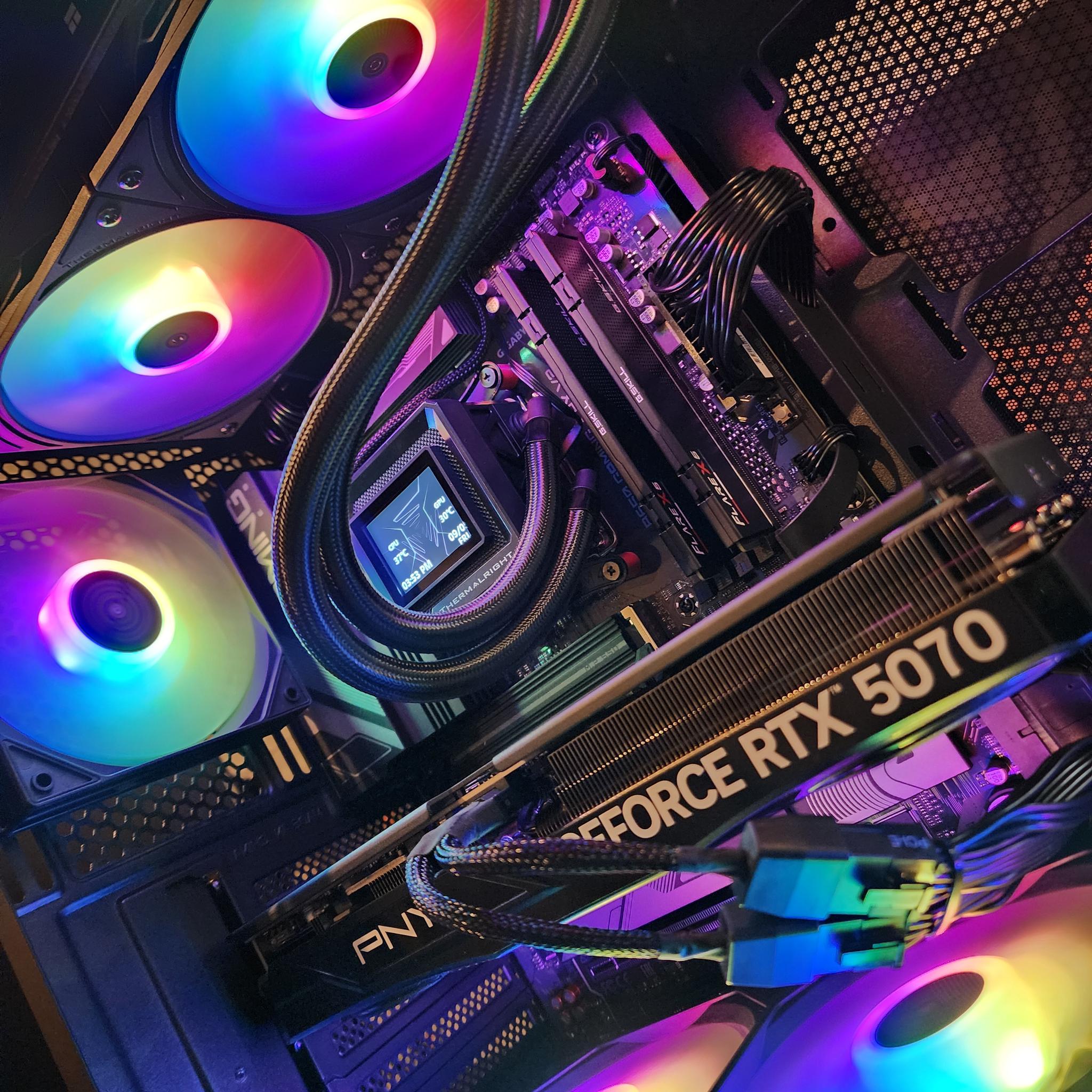 Nvidia RTX 5070 / Ryzen 7 9700X / 32GB DDR5 RAM / 1TB NVMe SSD