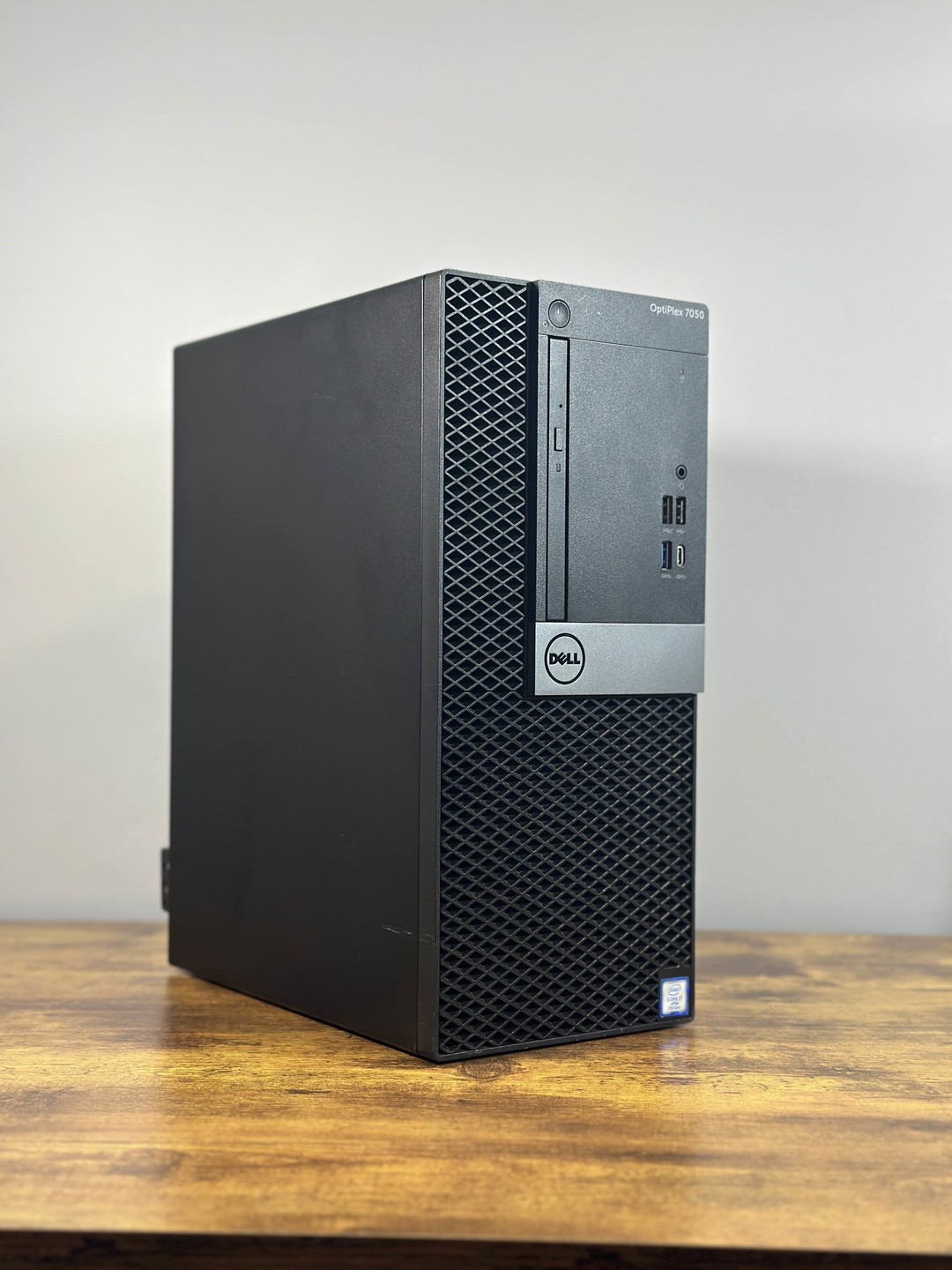 GTX 1060 3GB | Intel i7 7700 | 16GB DDR4 | 512GB NVME | Win11
