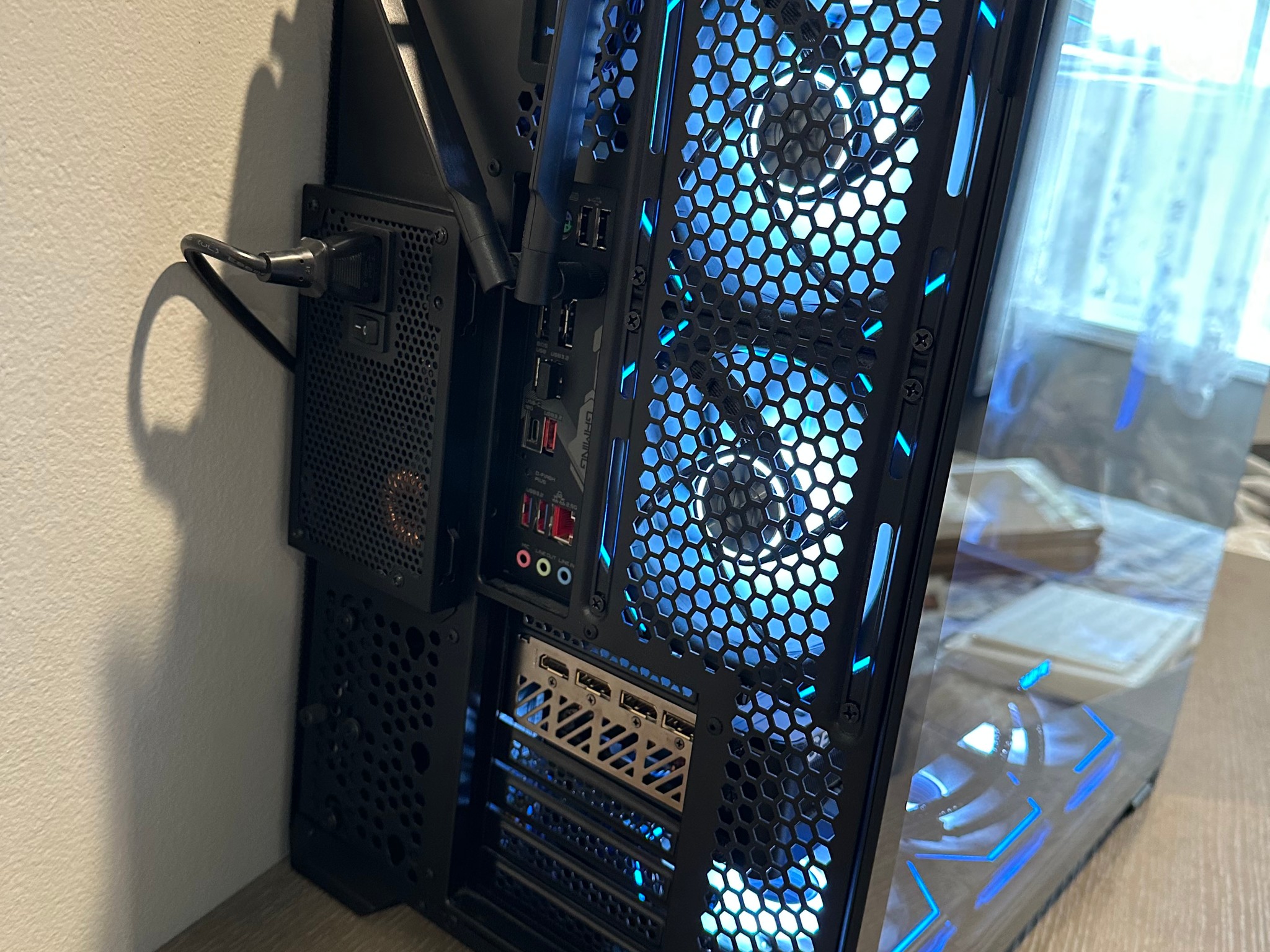 CUSTOM BUILT GAMING PC - RTX 4070 - RYZEN 7 9700X - 32GB DDR5