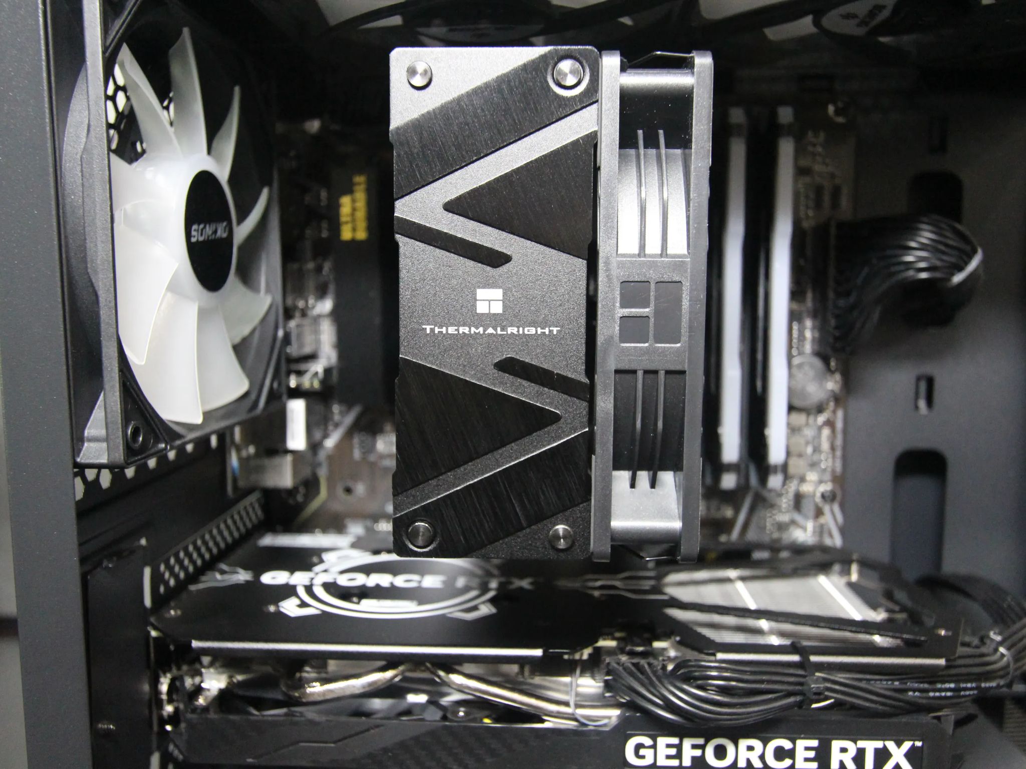 Custom Gaming PC / AMD Ryzen 5 5600X / RTX 4060 / 16GB / 1TB / Windows 10 Pro