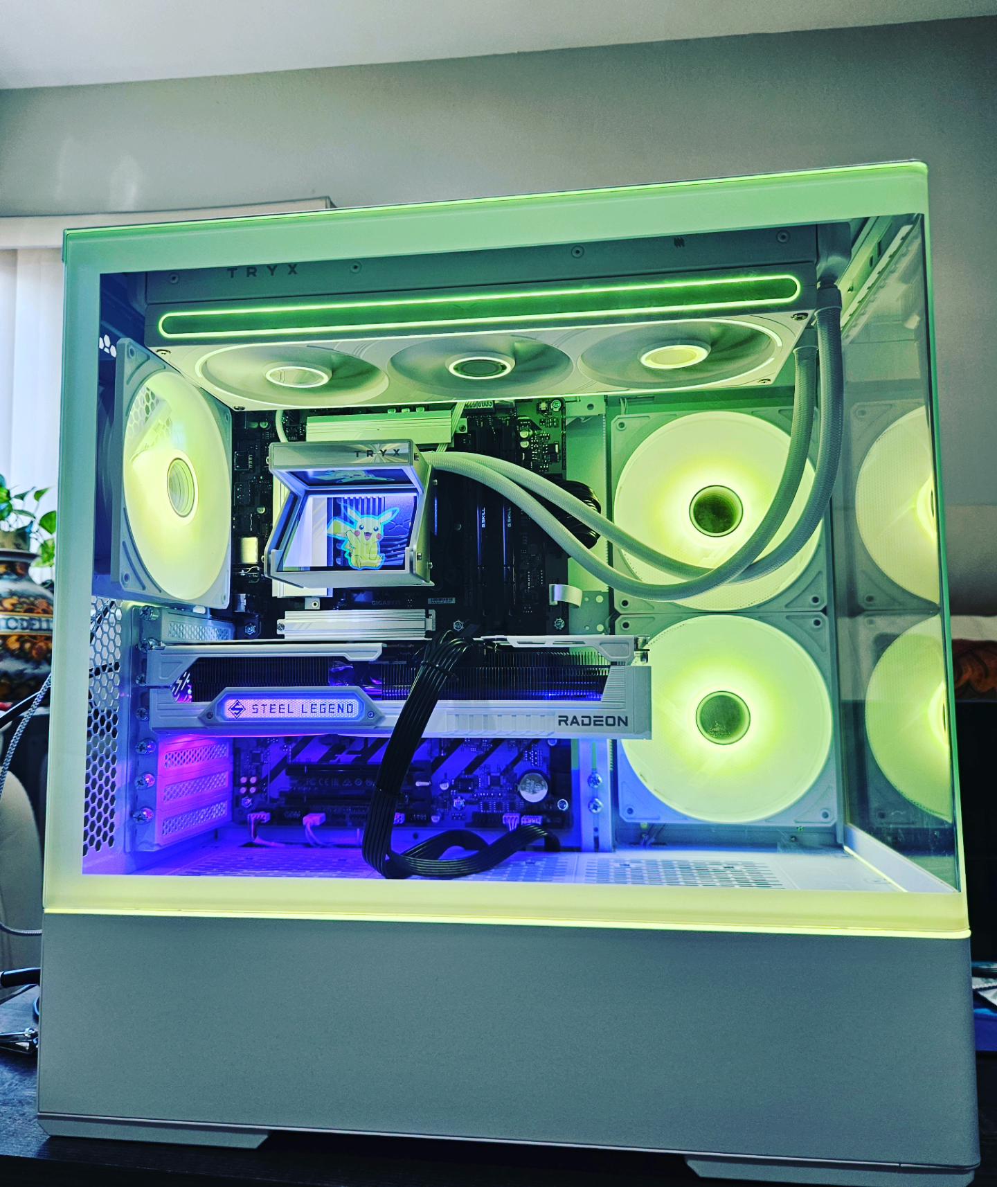 Gaming PC • RX 9070 XT • Intel Core Ultra 7 265K • 32GB DDR5 • 1TB M.2 • TRYX Holo 360MM • Win 11