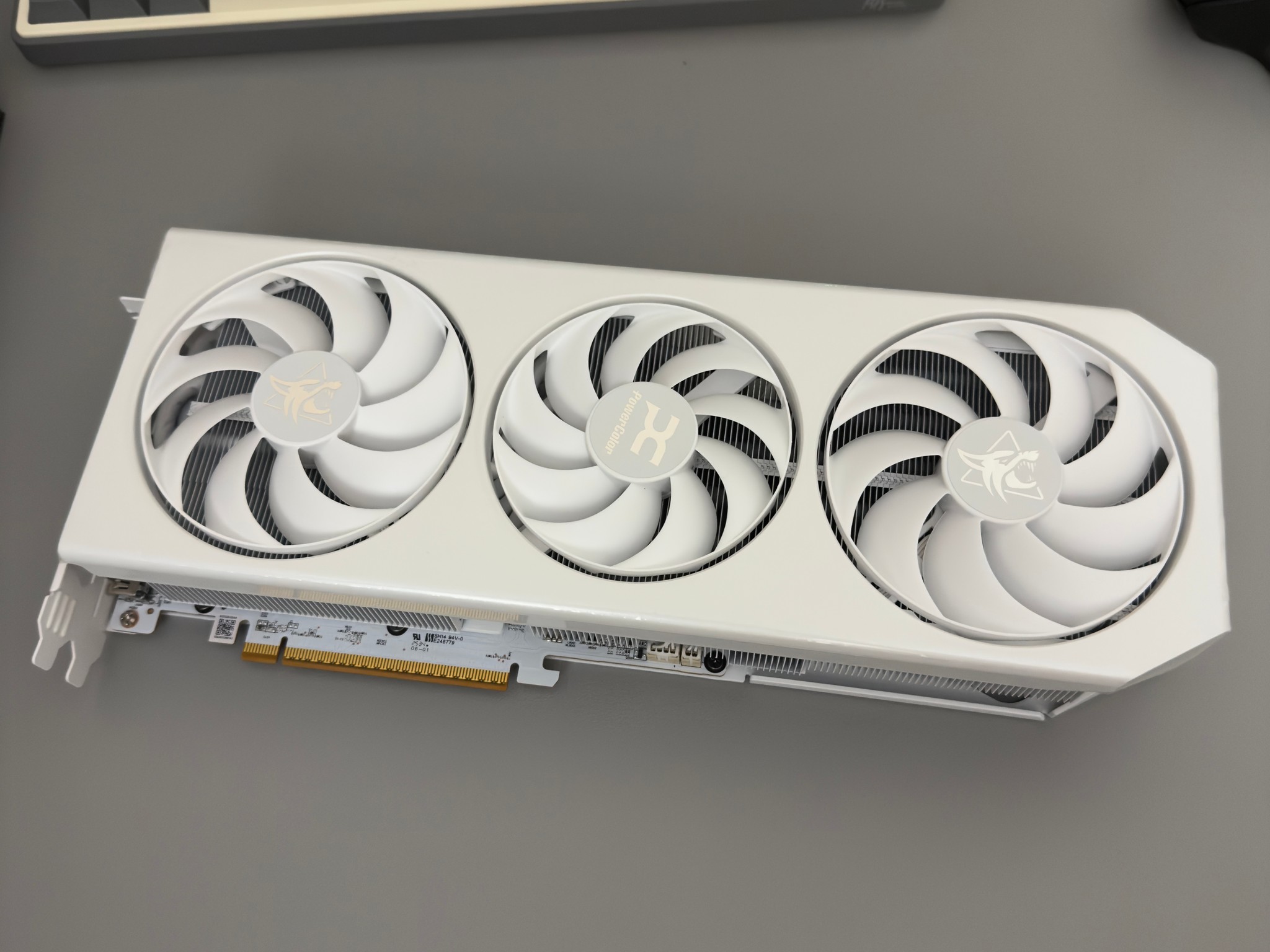 AMD 9070 XT Hellhound