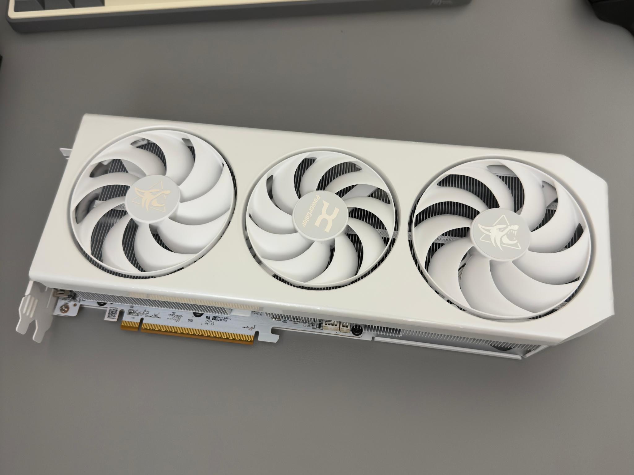 AMD 9070 XT Hellhound