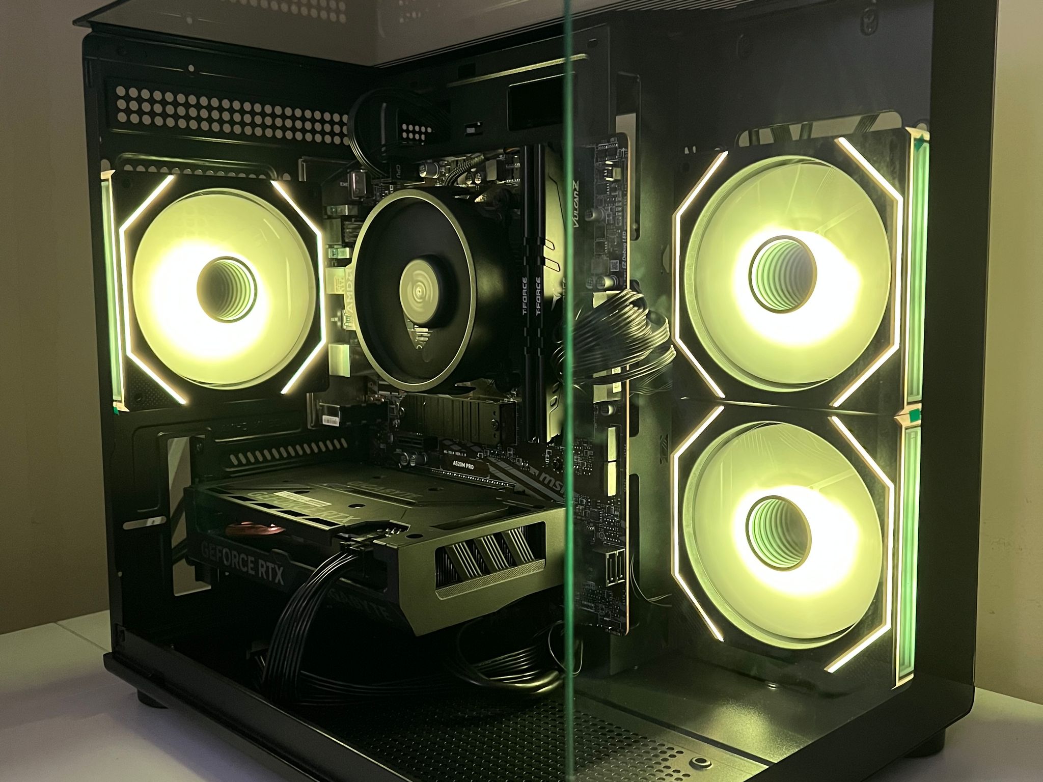 | RTX 4060 | ryzen 5 5500 | 16gb ddr4-3200mhz | 1tb nvme ssd | 1440p/4k gaming mid ranged