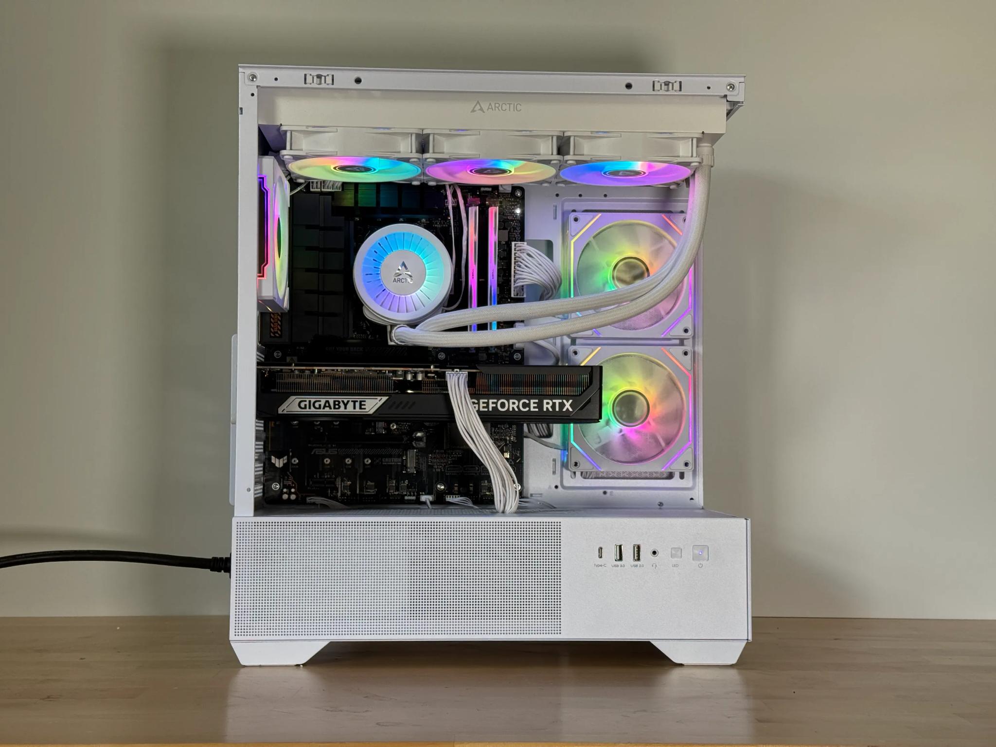 RTX 5070TI ryzen 7 7700x Gaming PC