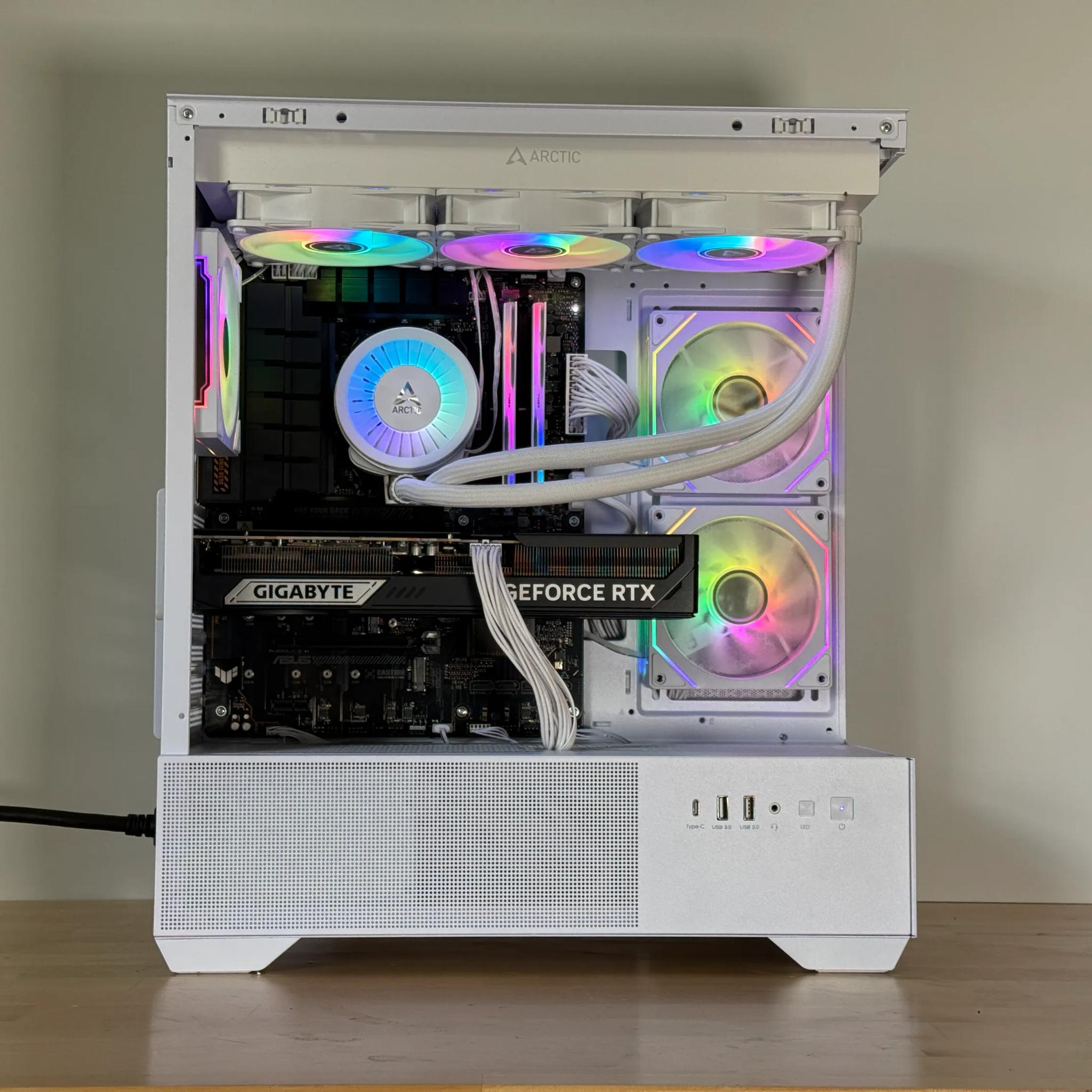 RTX 5070TI ryzen 7 7700x Gaming PC