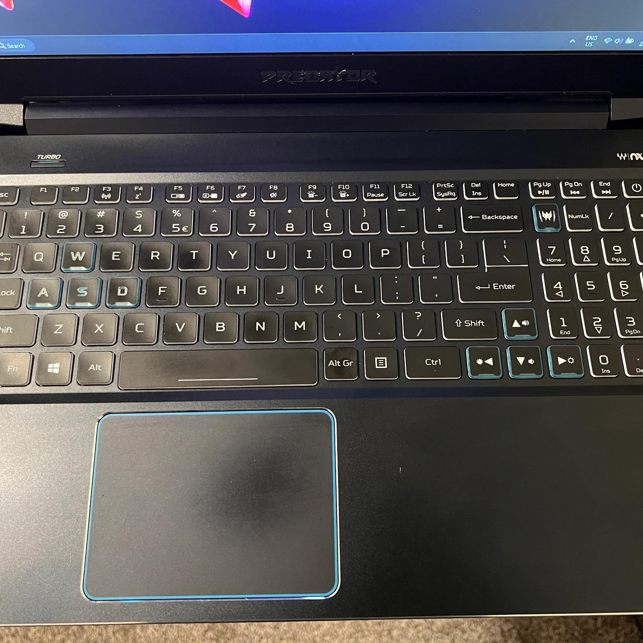Acer Predator Helios 300 i7 9750H RTX 2060 32GB RAM 1 TB SSDs