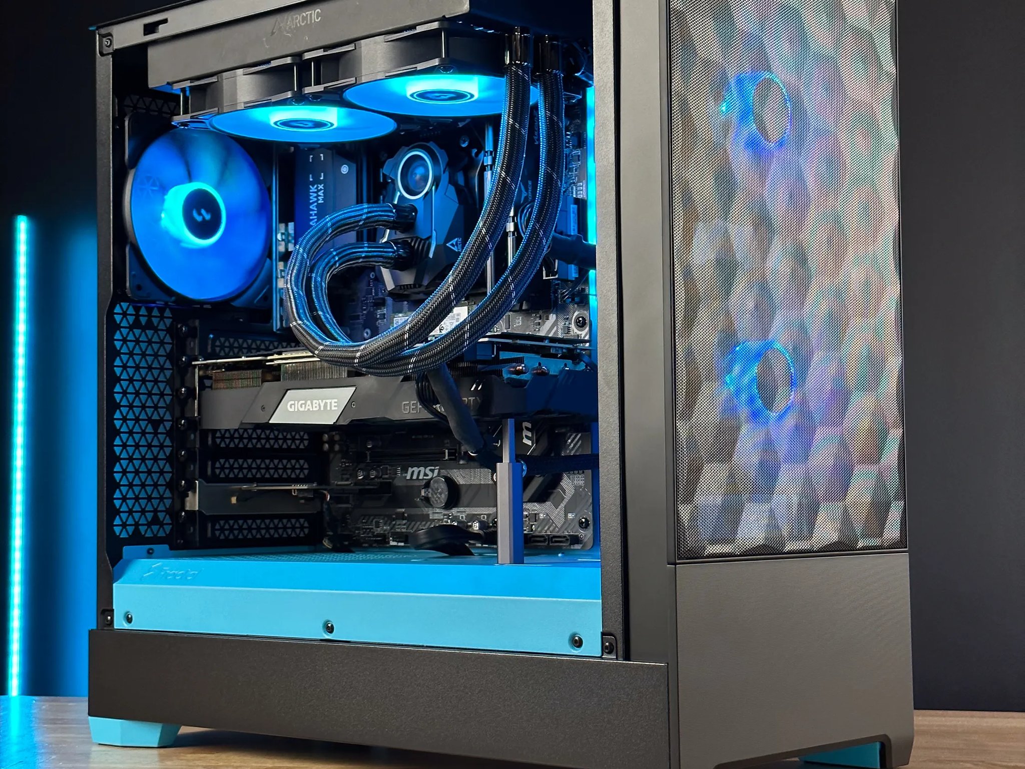 AMD Ryzen 7 3700x/RTX 2070 Super Gaming PC