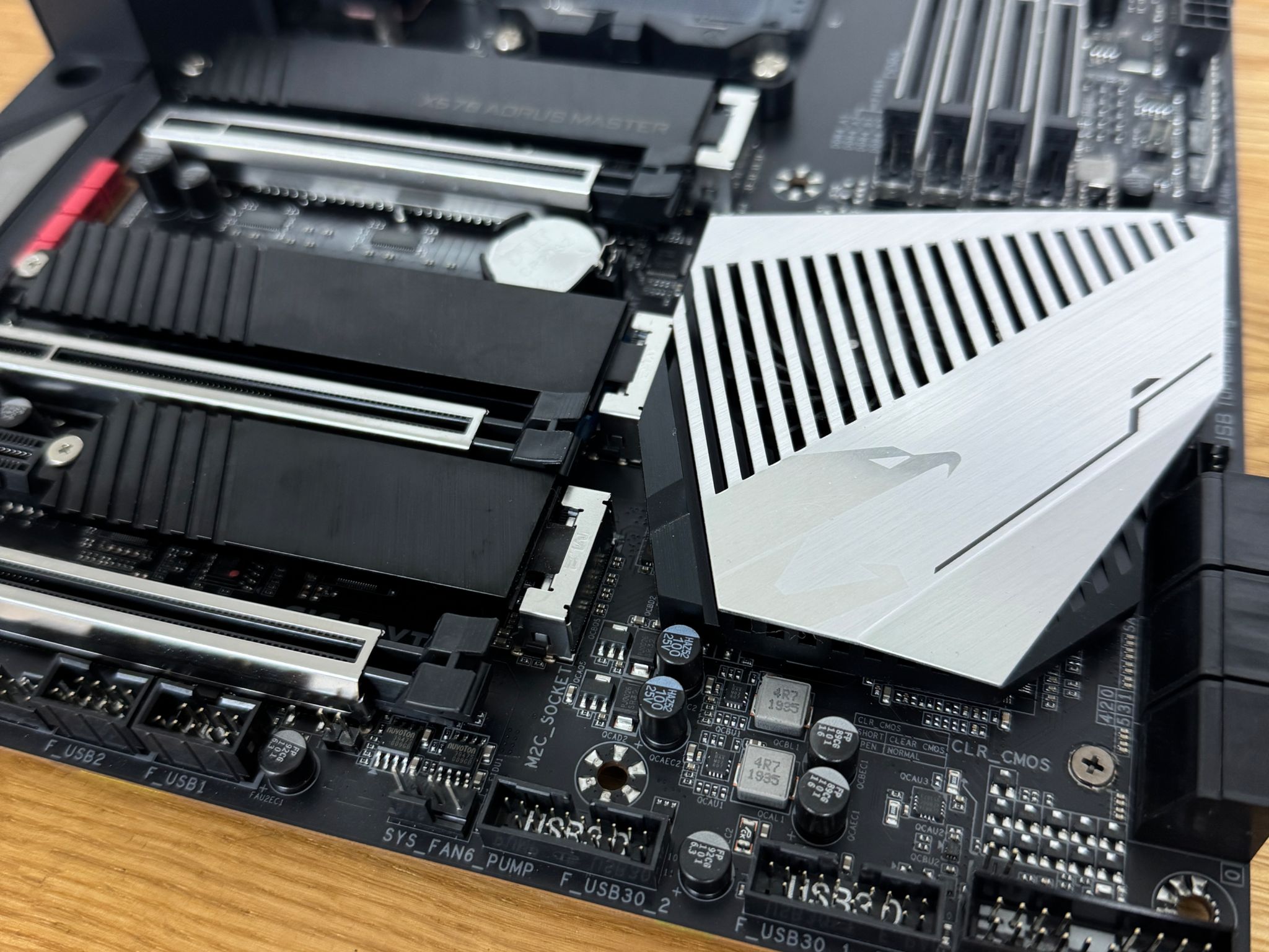 GIGABYTE X570 AORUS Master 6x SATA III DDR4-3200 PCIe 4.0 Motherboard