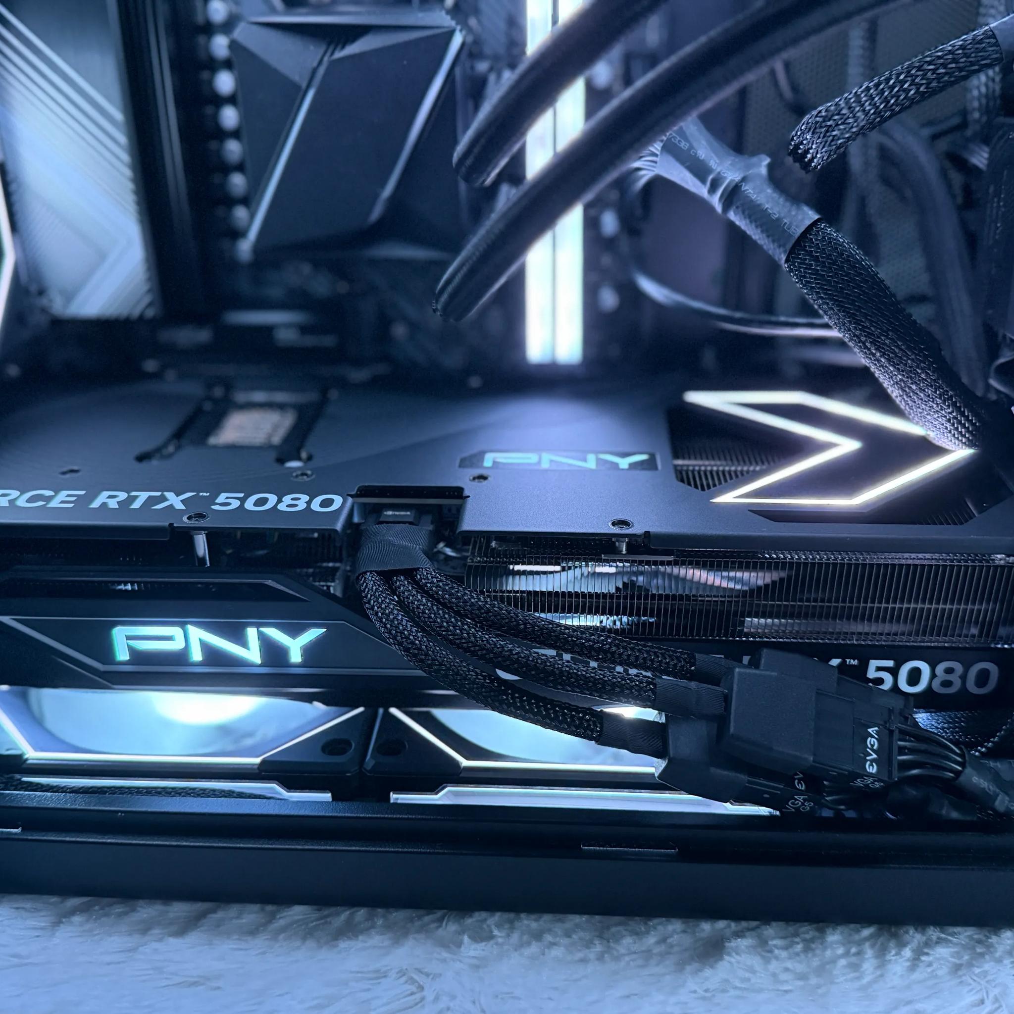 4K Streaming PC - The White Sentinel | RTX 5080 OC | 7950X3D | 32GB DDR5 | 2TB NVME SSD | 1000W Gold