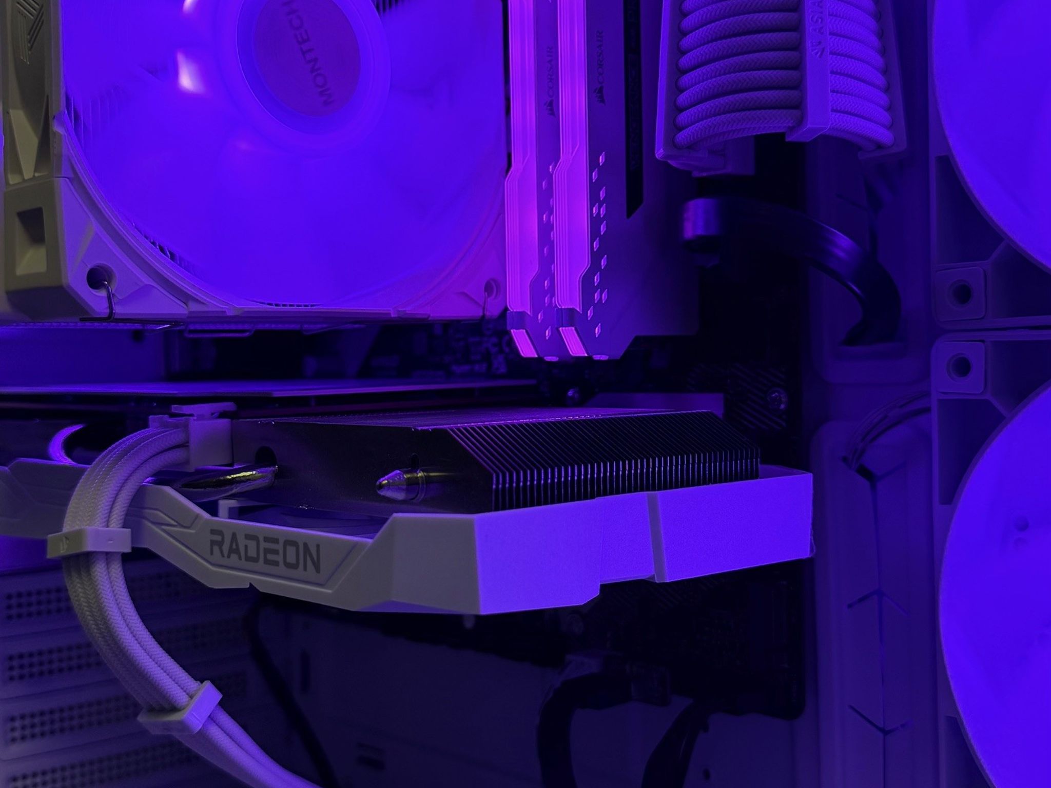 ❄️ Whiteout Gaming PC Fresh Build- Ryzen 5500, RX 6600, 16GB RAM, 1TB SSD, Wi-Fi - REDUCED! ❄️