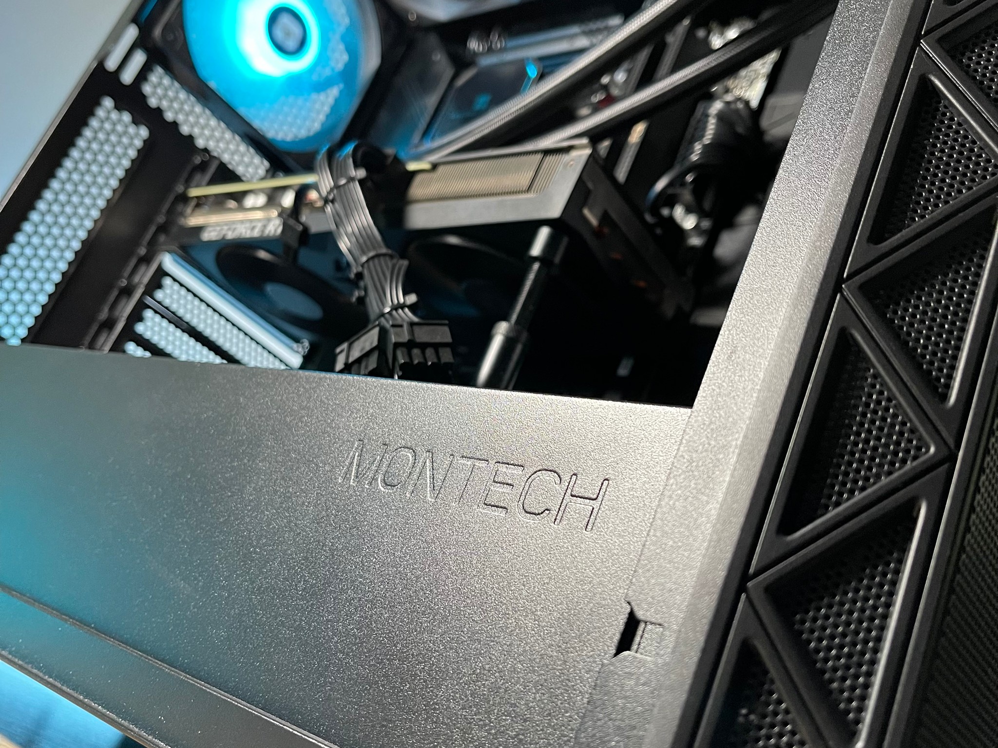 Gaming PC | RYZEN 7 7700X | RTX 3070 8GB| 32GB DDR5 6000 | 2TB GEN4 SSD