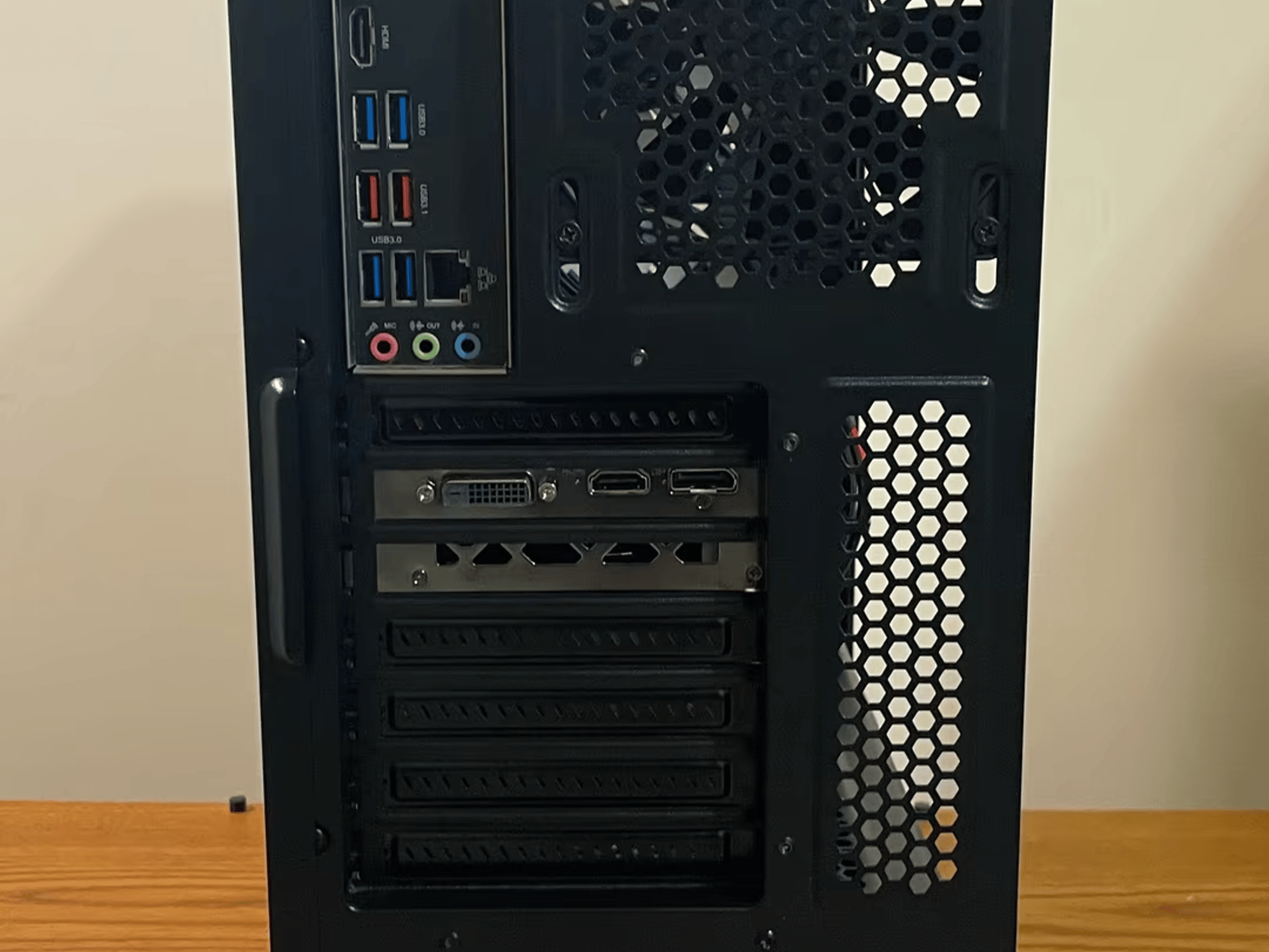 Portofino//Ryzen 5 1600, GTX 1660 6GB Gaming PC 