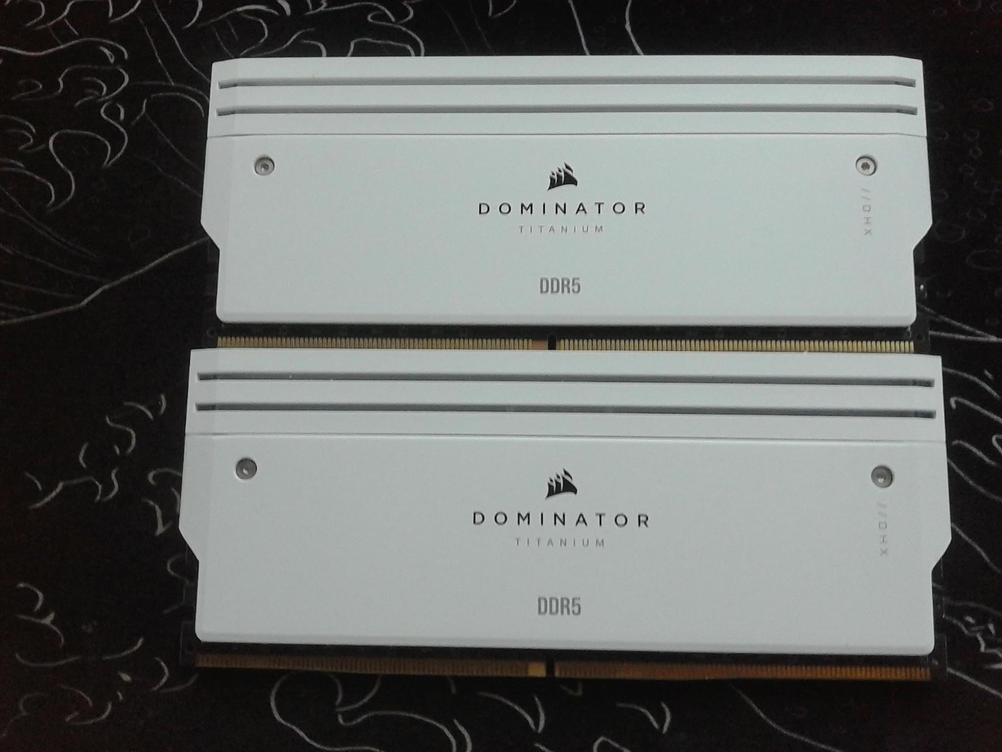 Corsair Titanium Dominator 2x32 (64gb)
