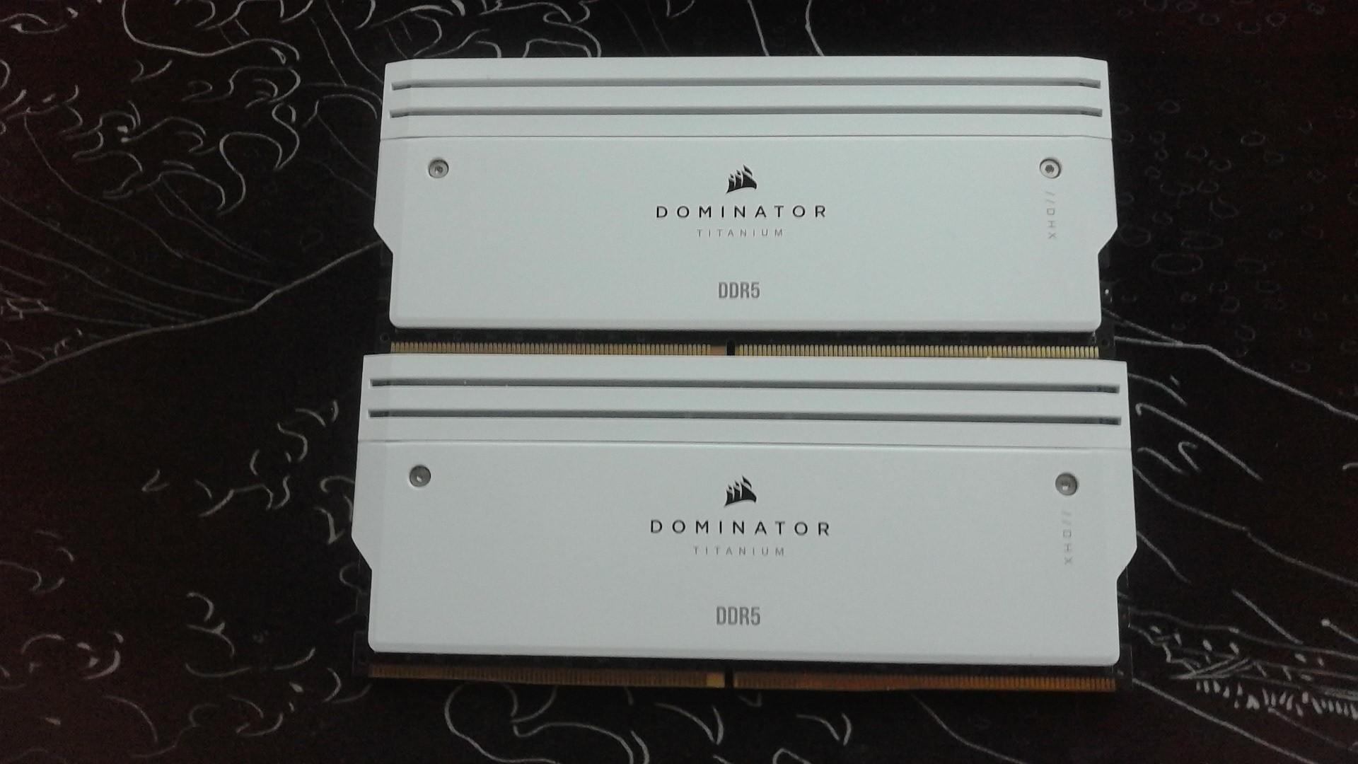Corsair Titanium Dominator 2x32 (64gb)