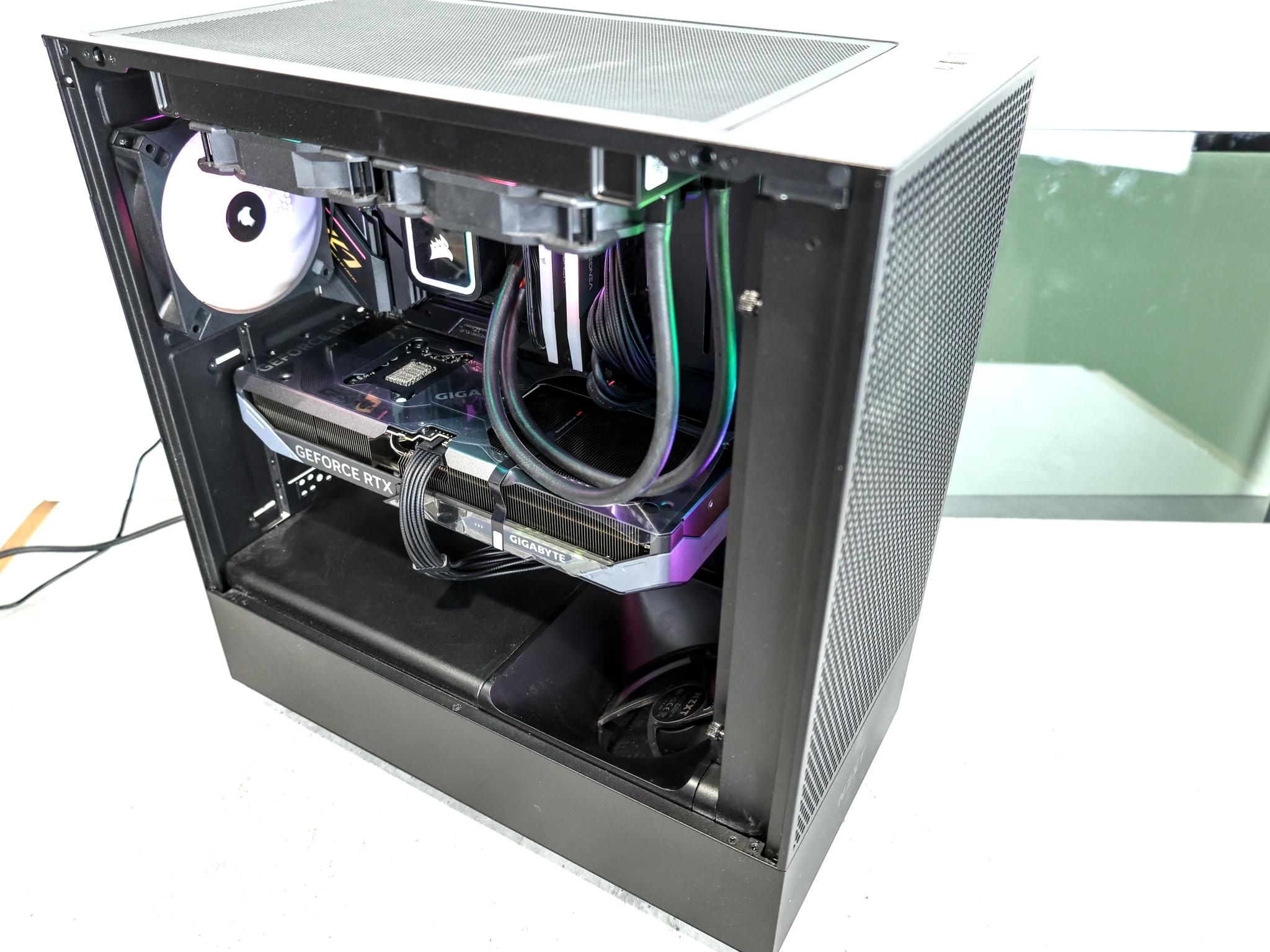 7800X3D + RTX 5070 | Corsair Build | 1440p/4K Gaming Beast